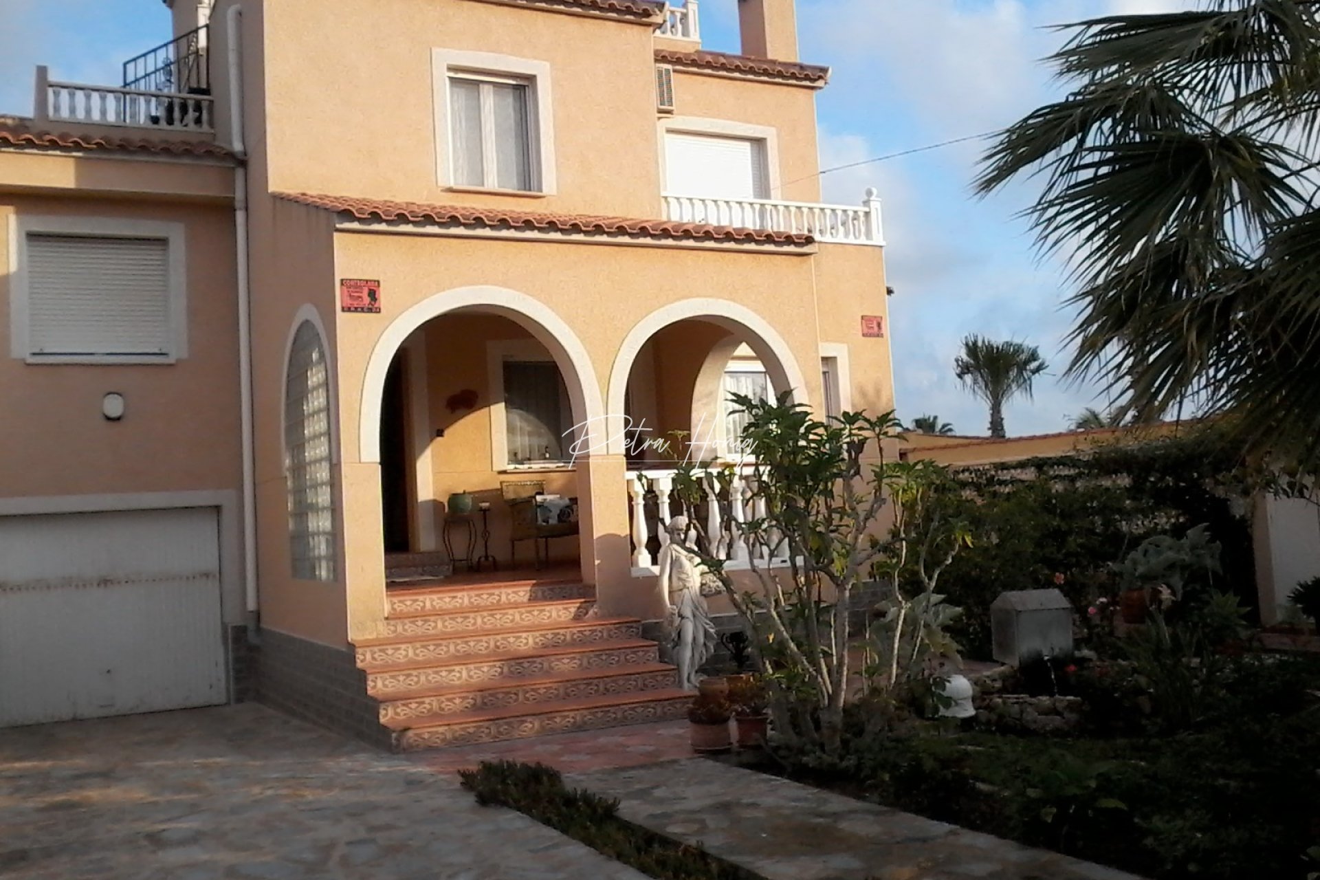 Resales - Villa - El Chaparral