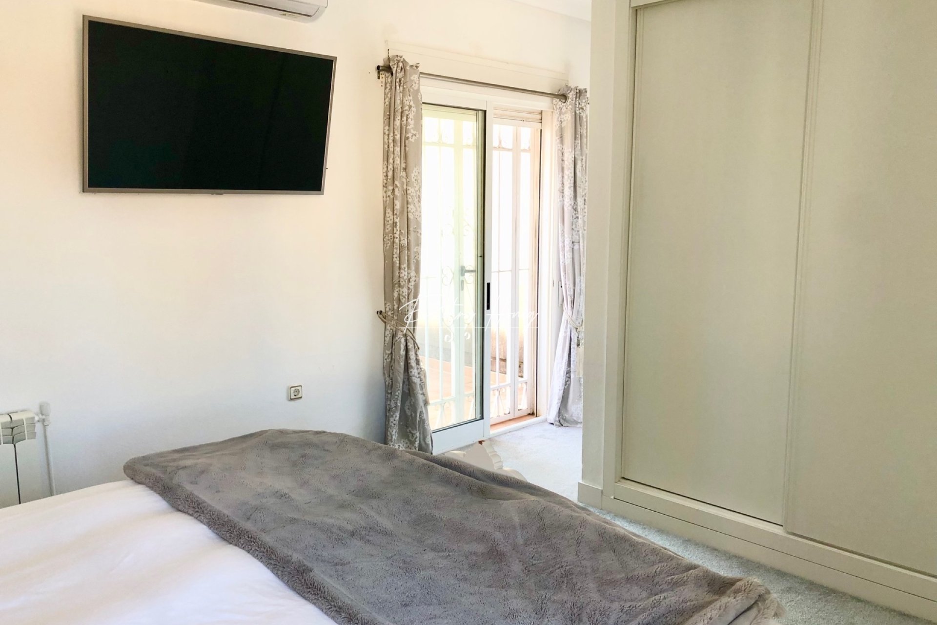 Resales - Villa - El Galan