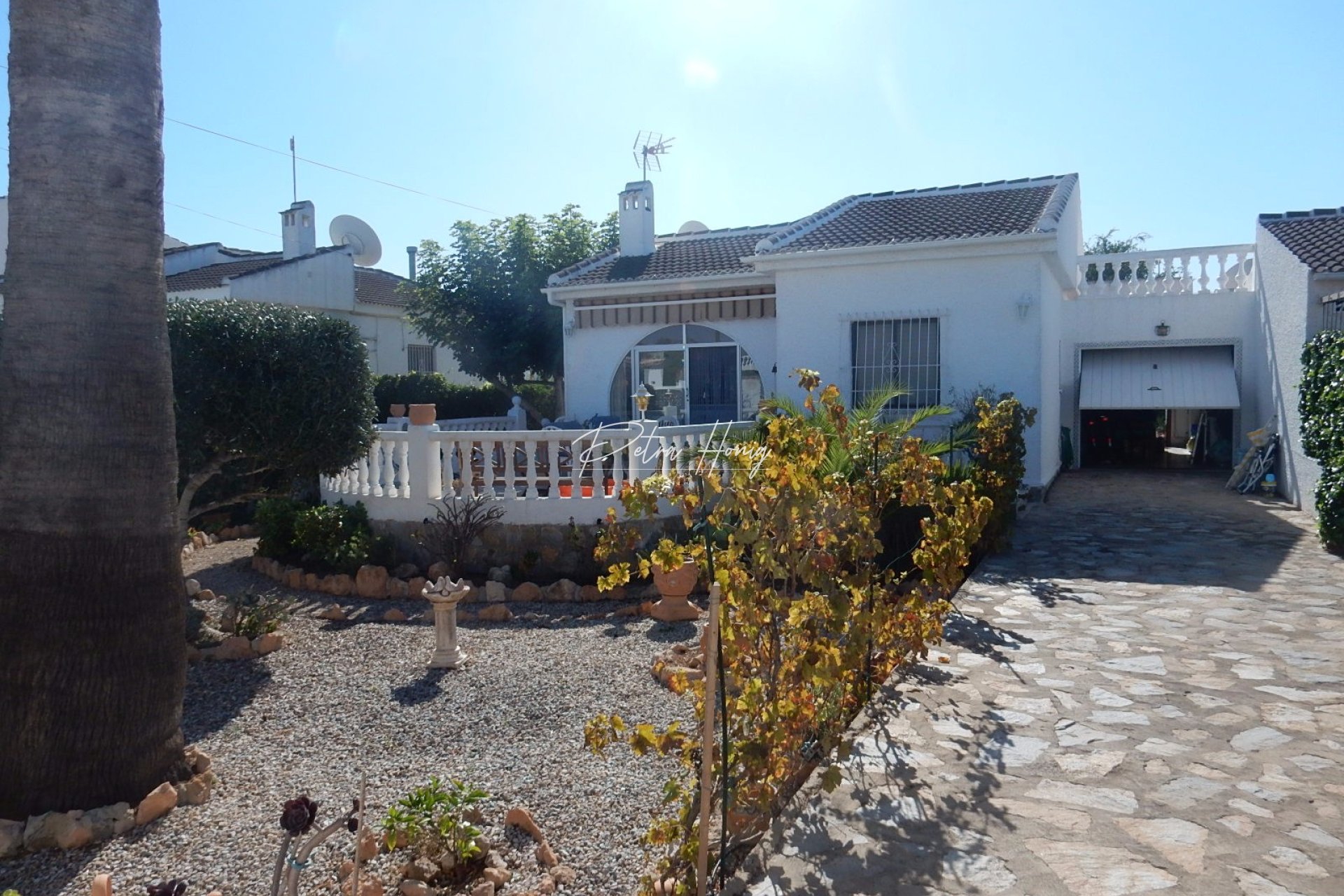 Resales - Villa - La Siesta