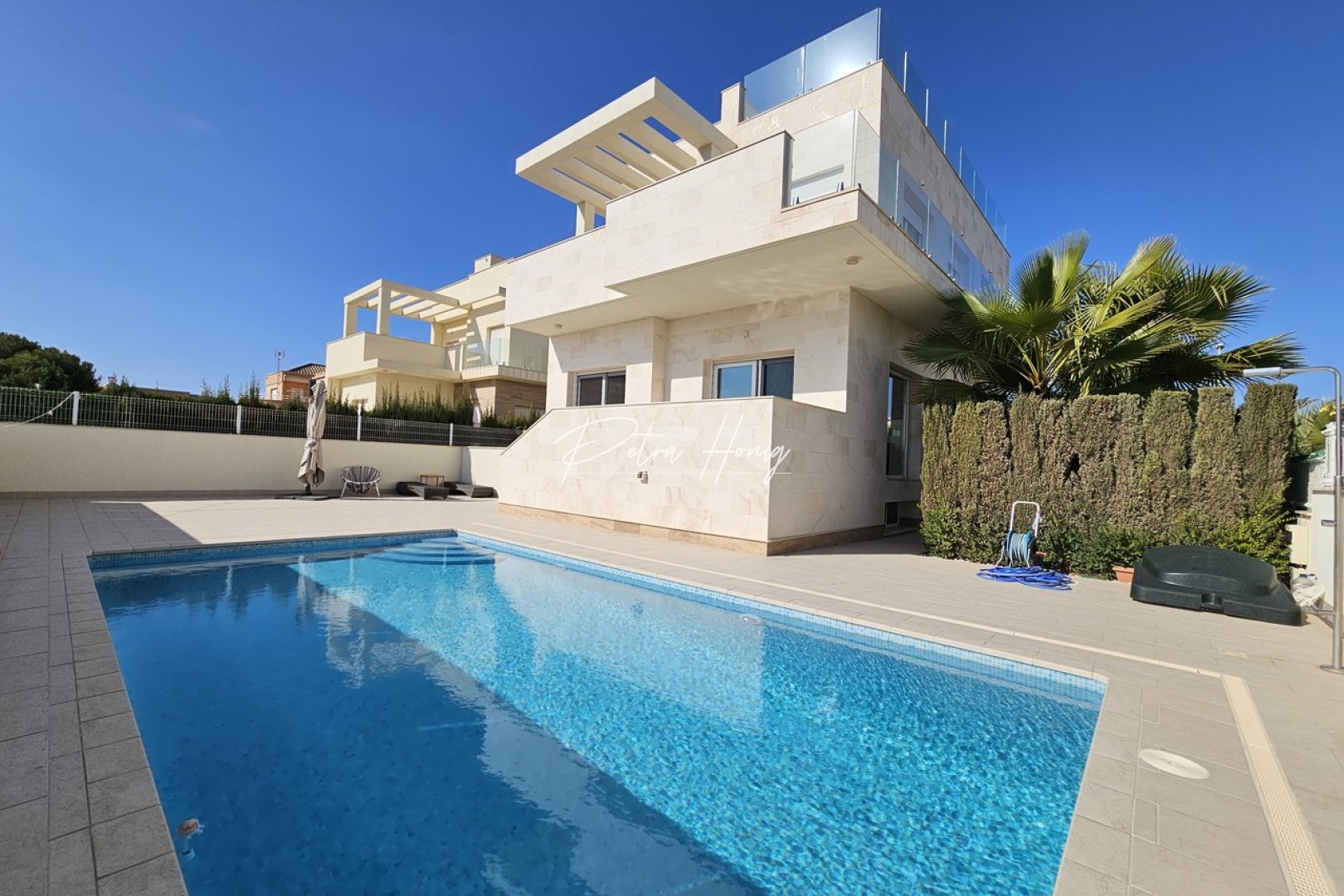 Resales - Villa - La Zenia