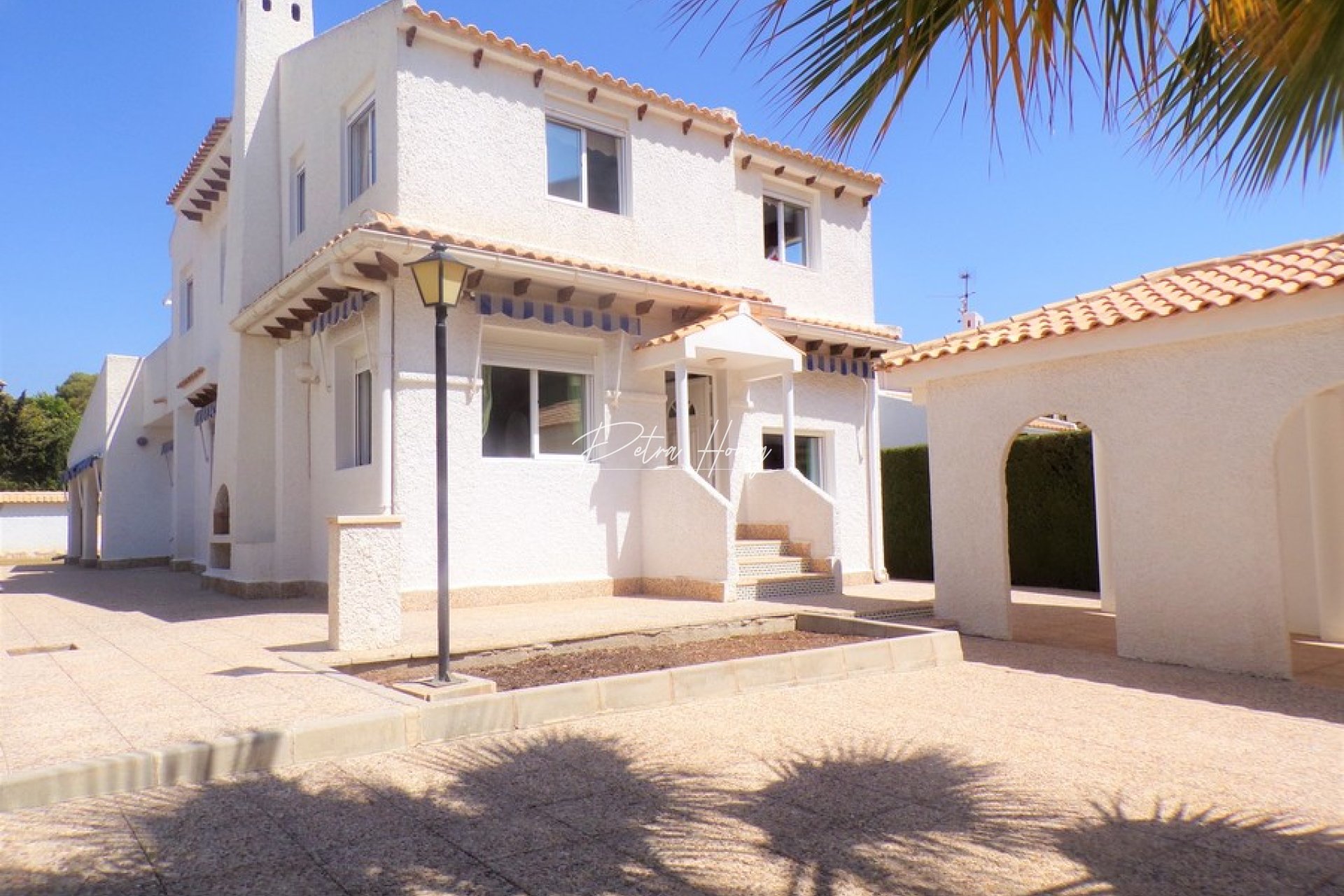 Resales - Villa - La Zenia