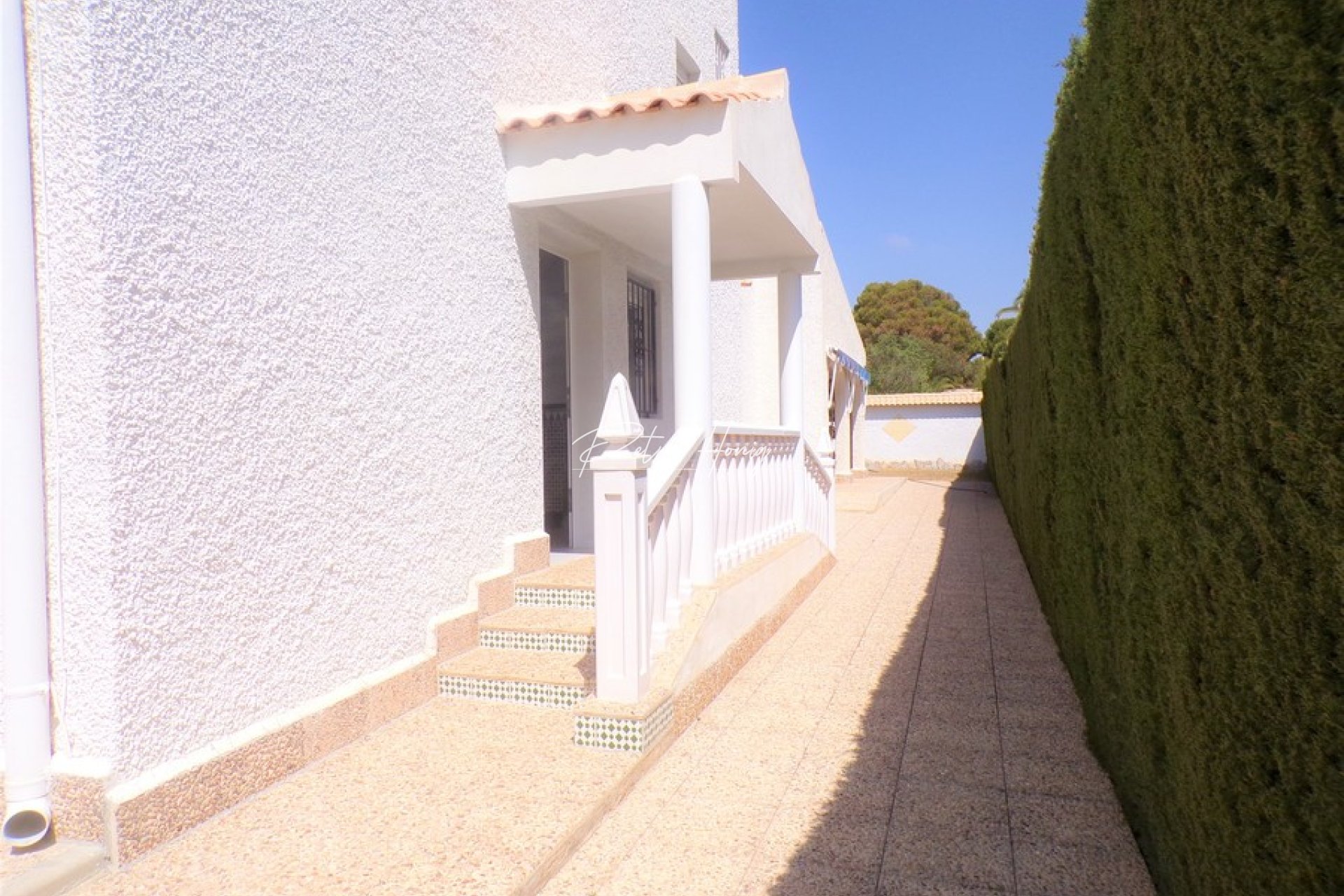 Resales - Villa - La Zenia