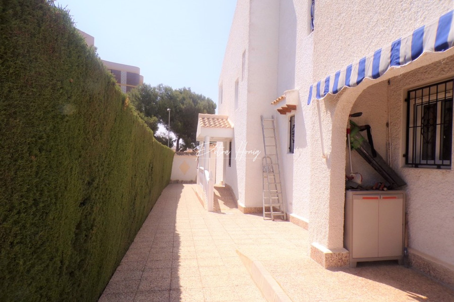 Resales - Villa - La Zenia