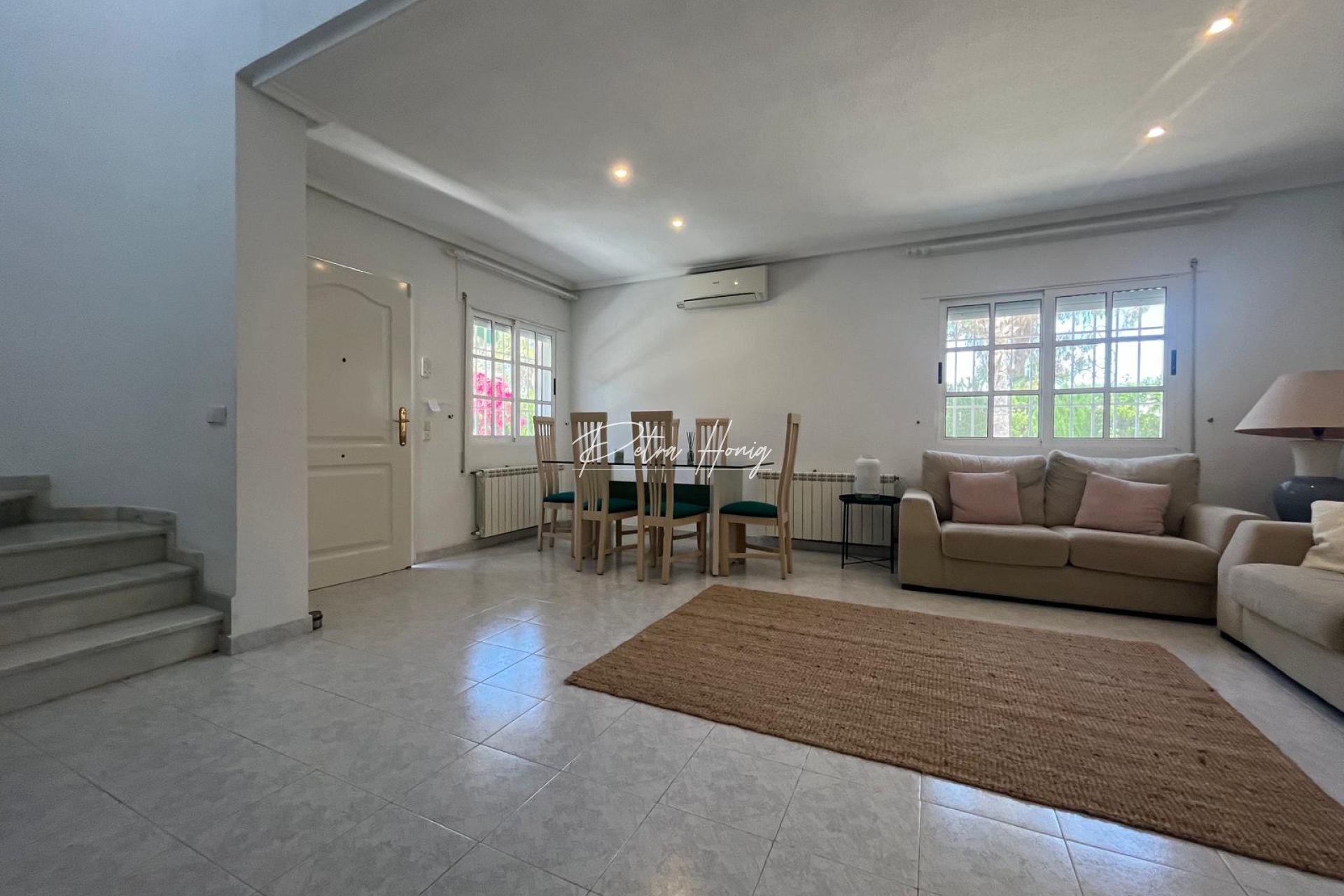 Resales - Villa - Los Altos - Torrevieja