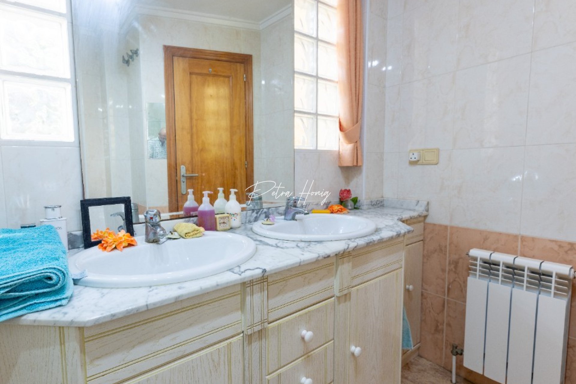 Resales - Villa - Los Altos