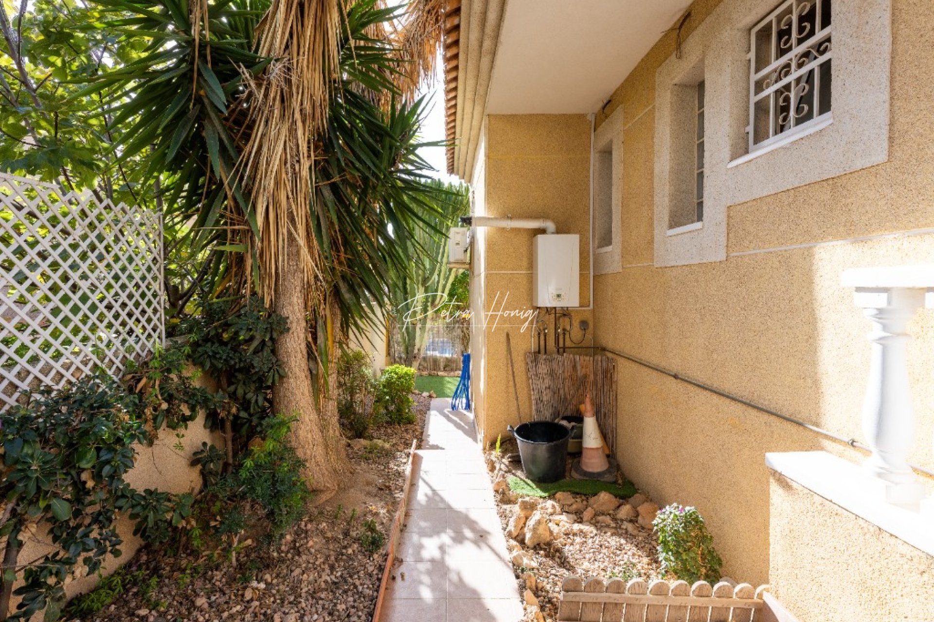 Resales - Villa - Los Altos