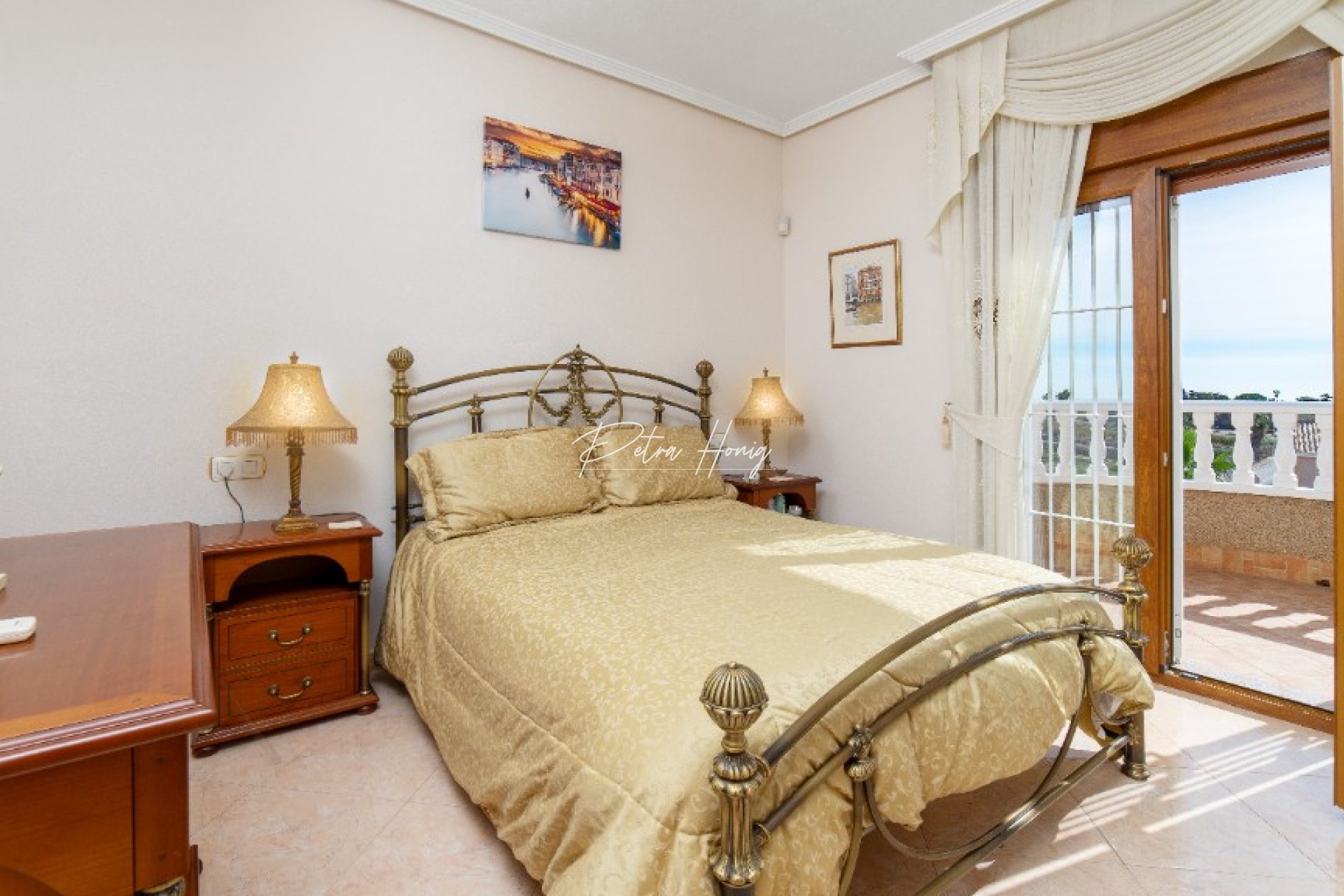 Resales - Villa - Los Altos