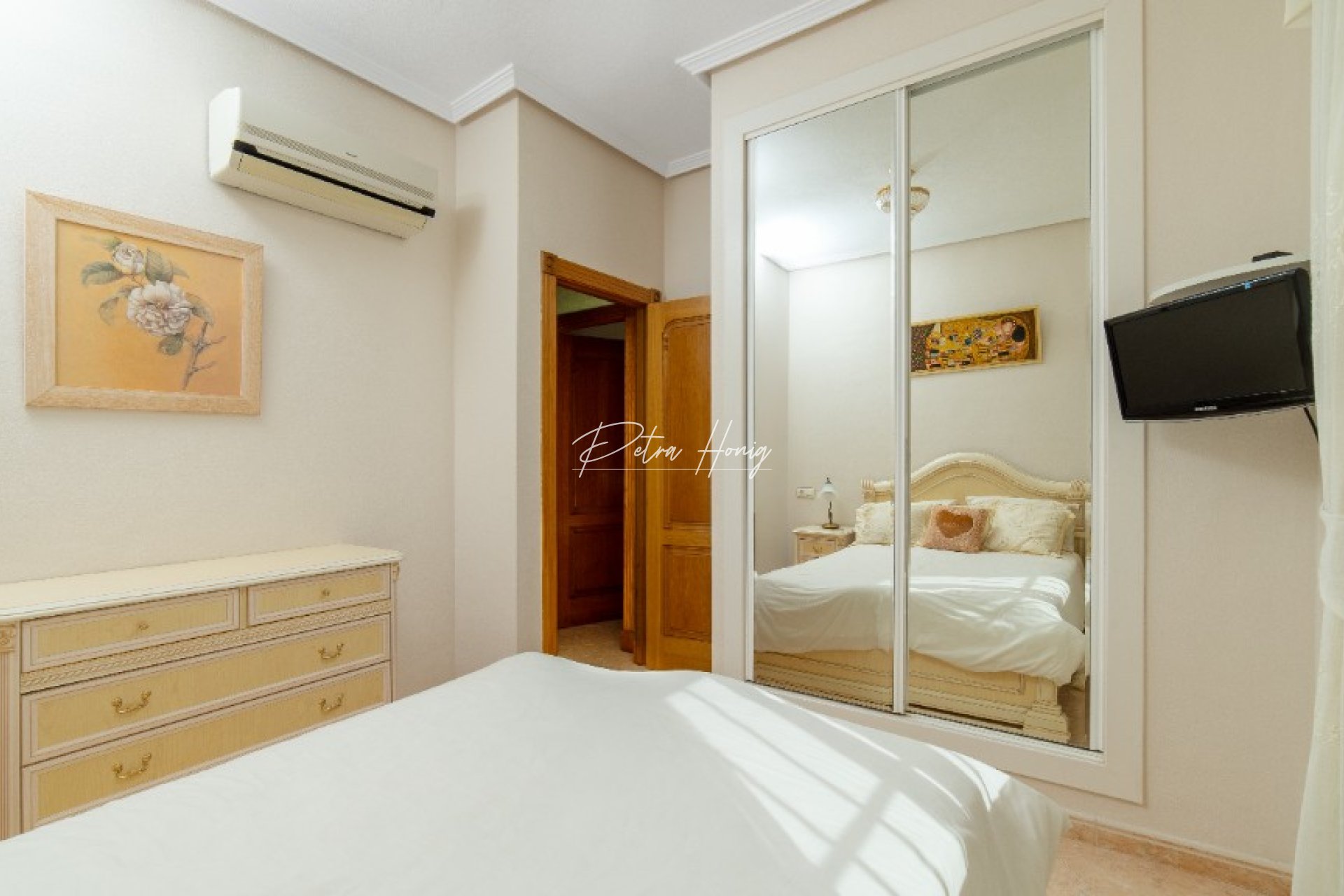 Resales - Villa - Los Altos
