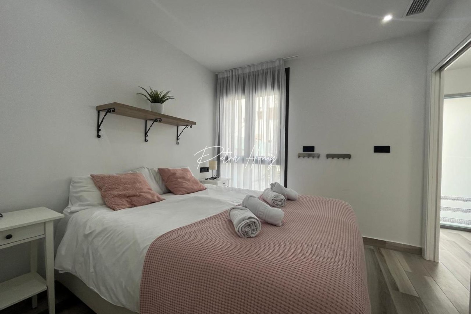 Resales - Villa - Los Altos