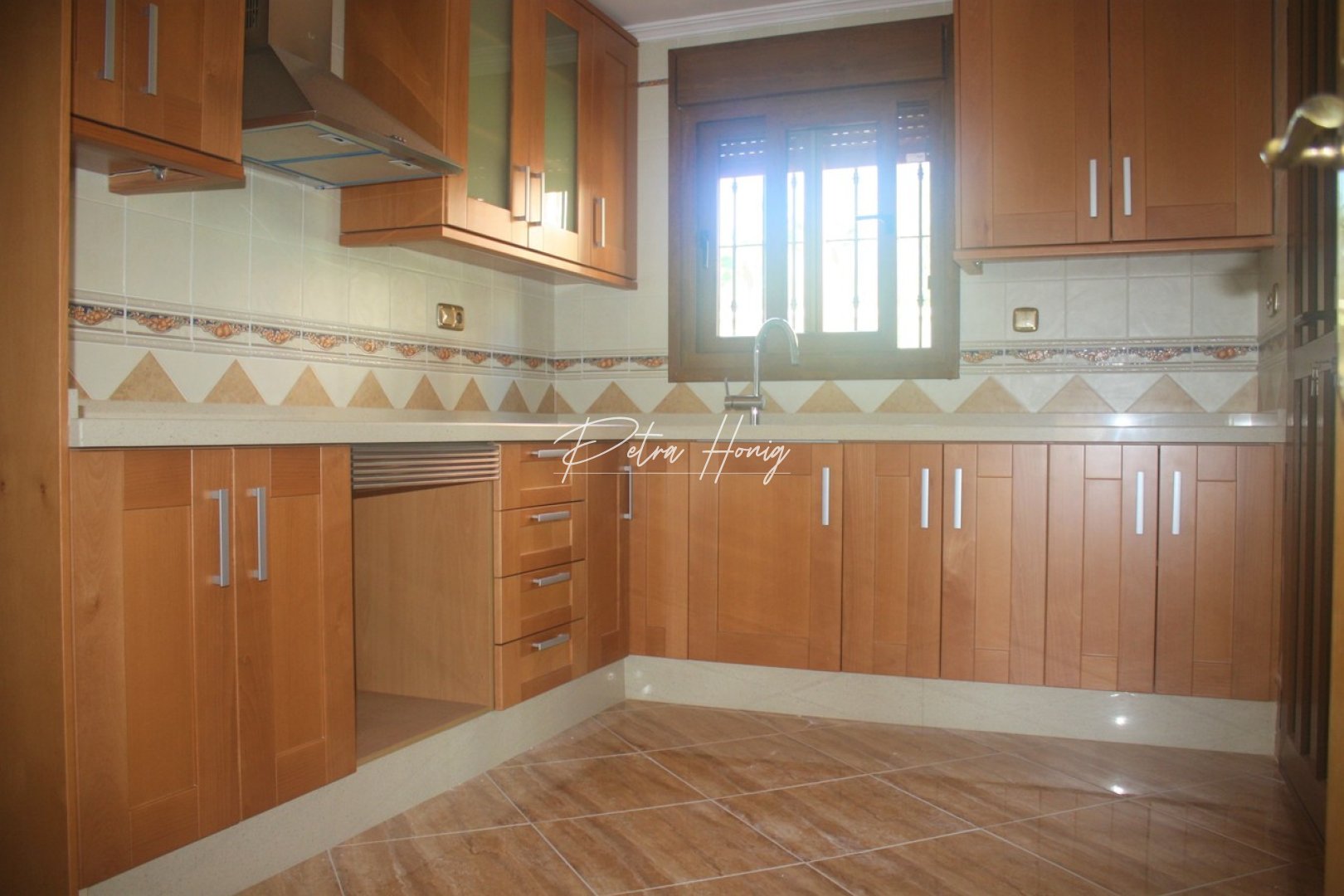 Resales - Villa - Los Altos