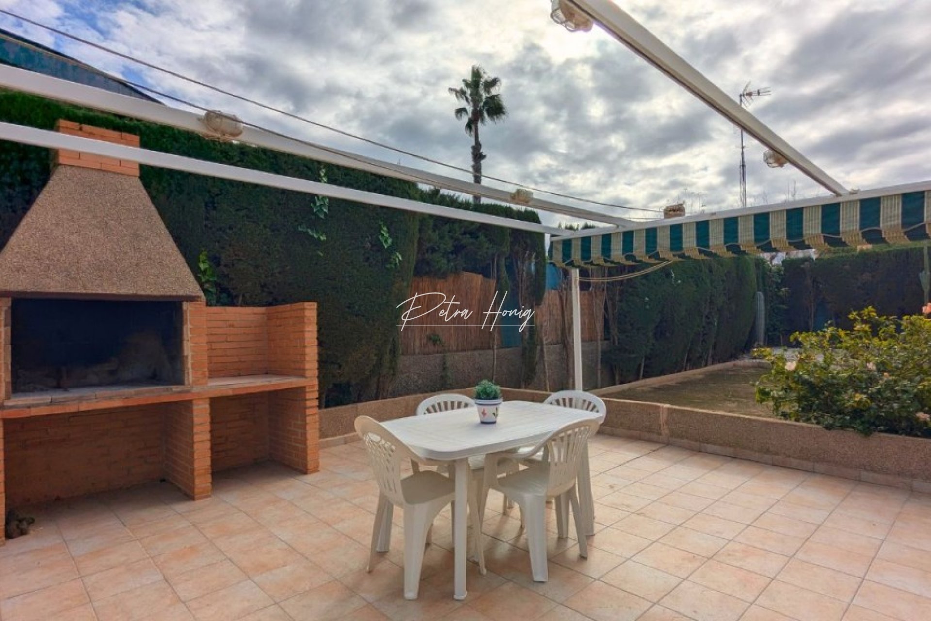 Resales - Villa - Mil Palmeras