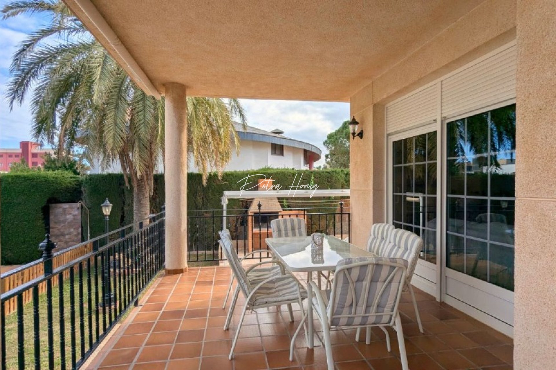 Resales - Villa - Mil Palmeras