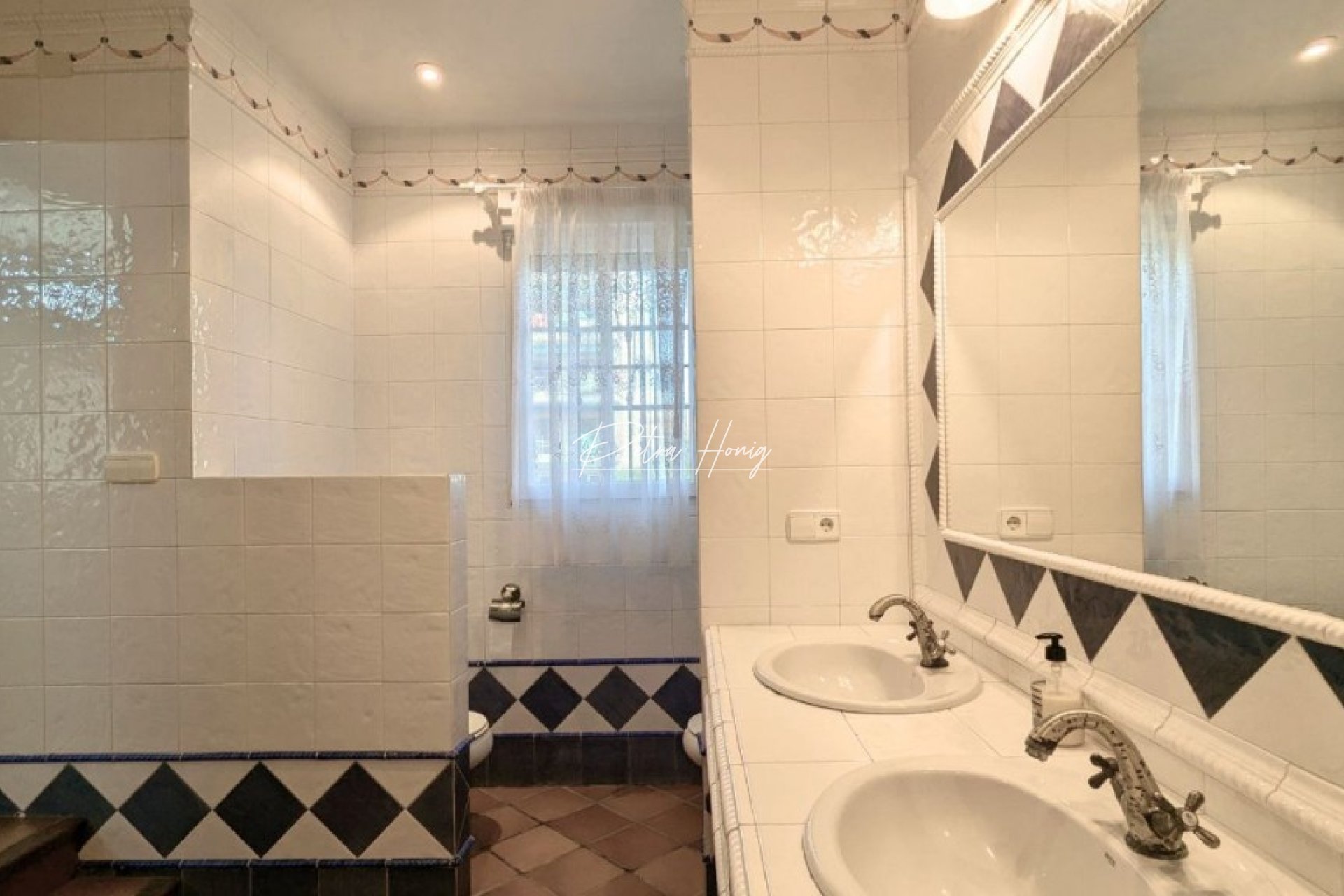 Resales - Villa - Mil Palmeras