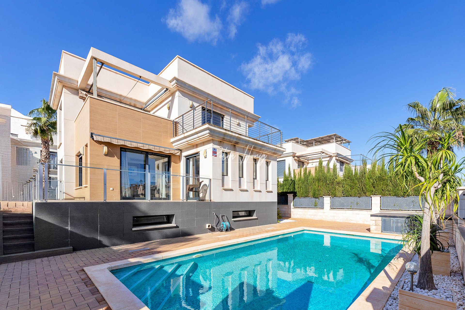 Resales - Villa - Orihuela Costa - La Zenia