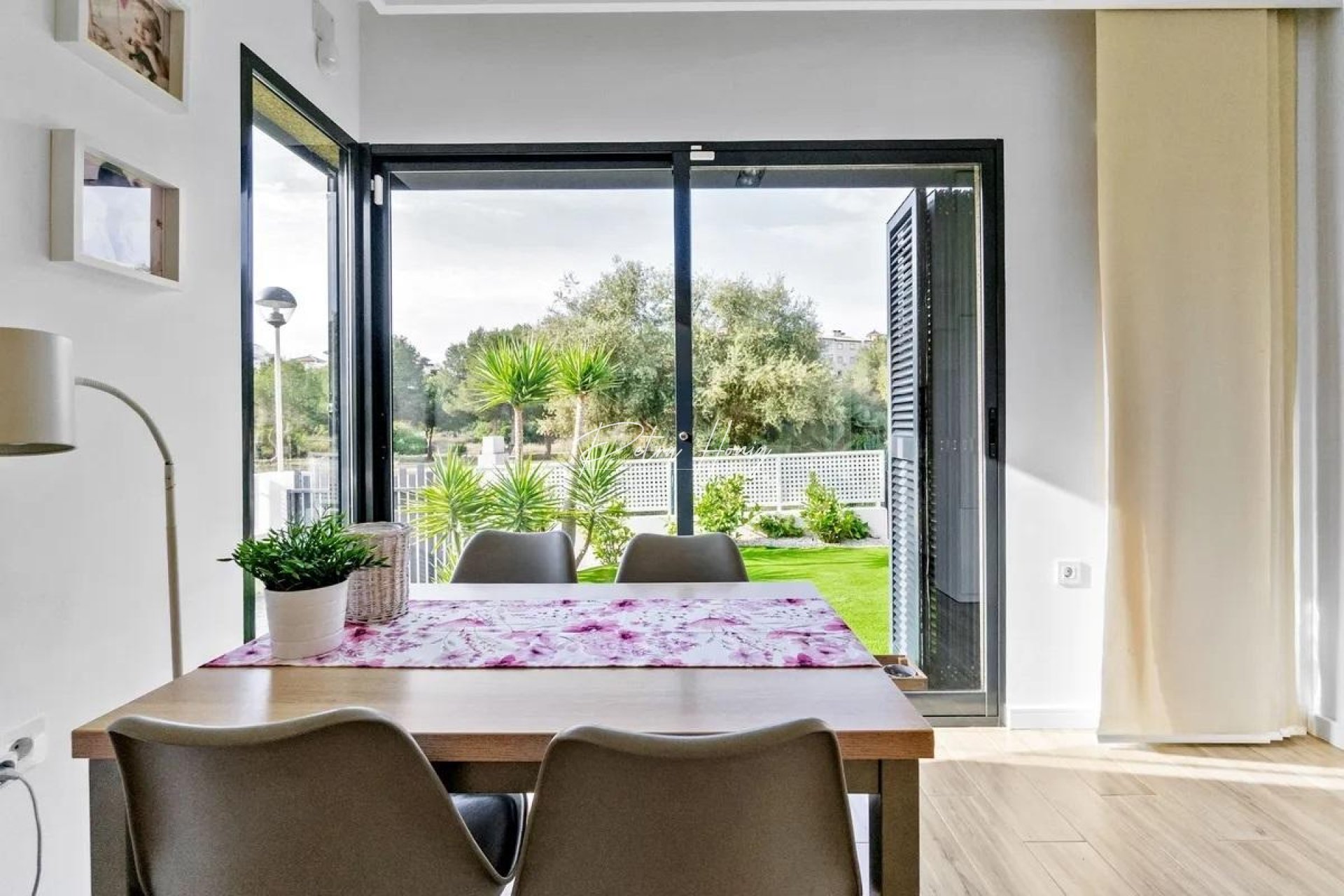 Resales - Villa - Orihuela Costa - La Zenia