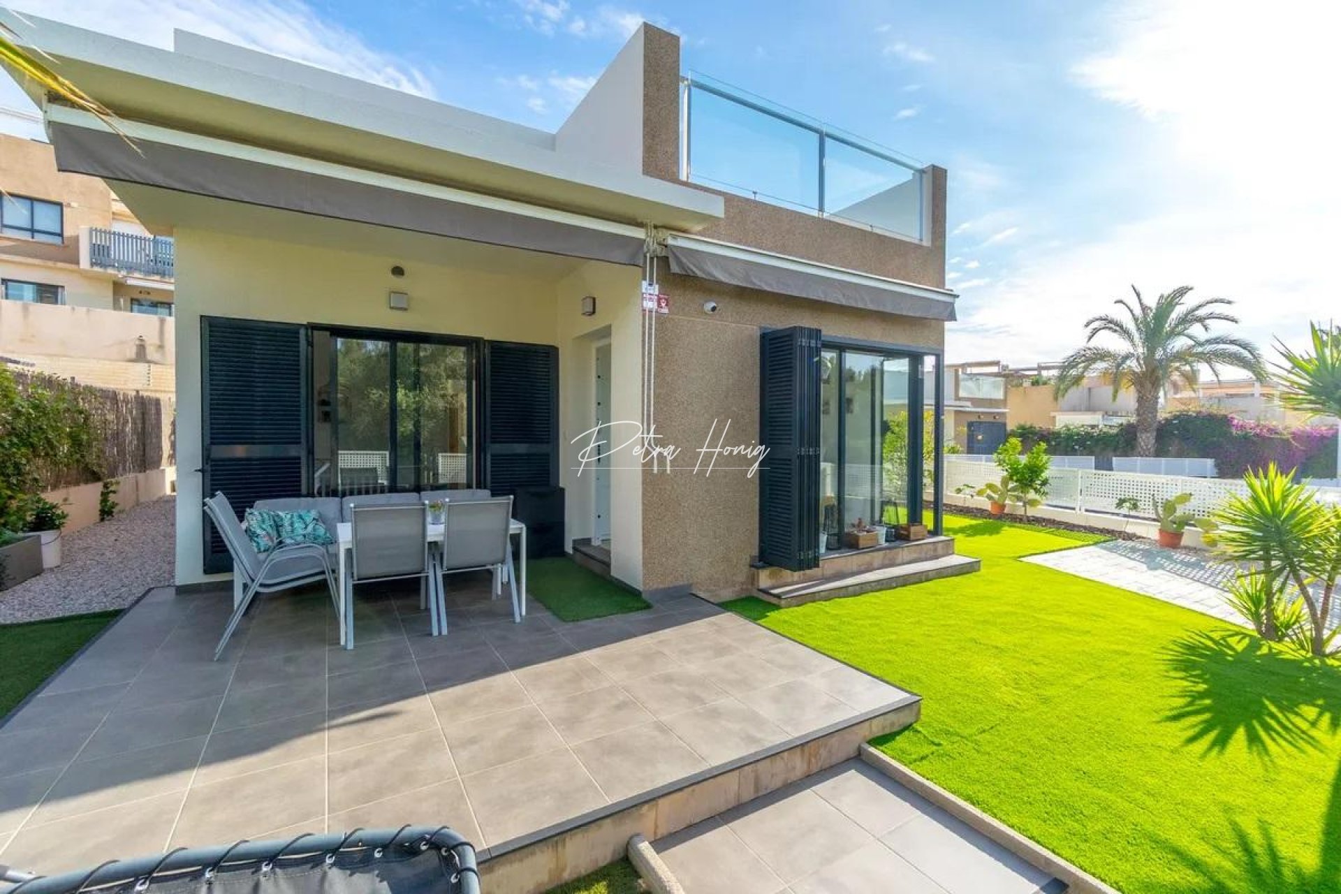 Resales - Villa - Orihuela Costa - La Zenia