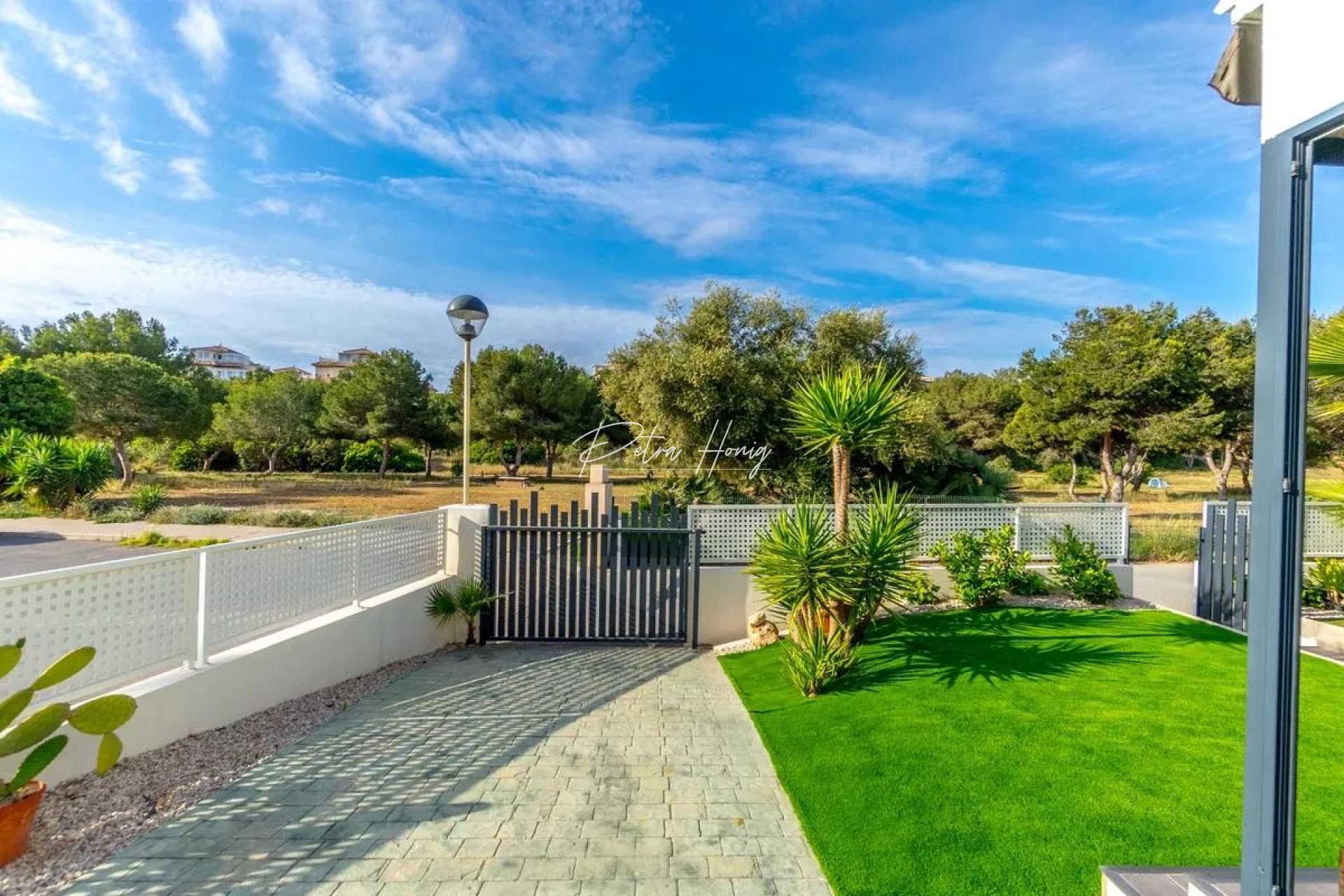 Resales - Villa - Orihuela Costa - La Zenia