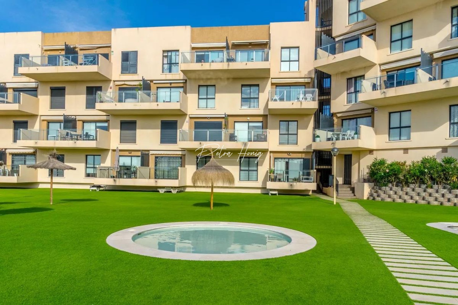 Resales - Villa - Orihuela Costa - La Zenia