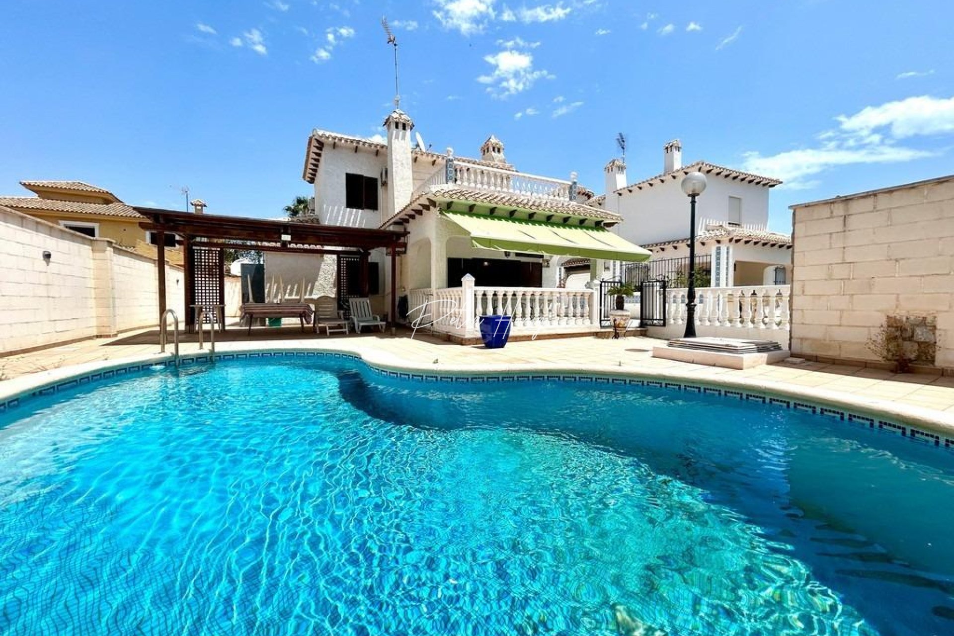 Resales - Villa - Orihuela Costa - La Zenia