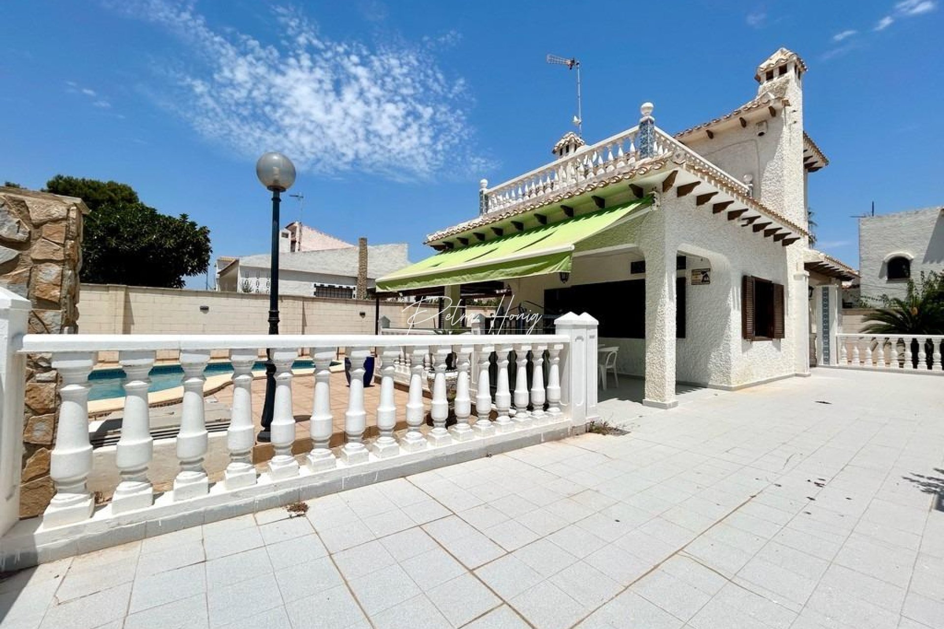Resales - Villa - Orihuela Costa - La Zenia