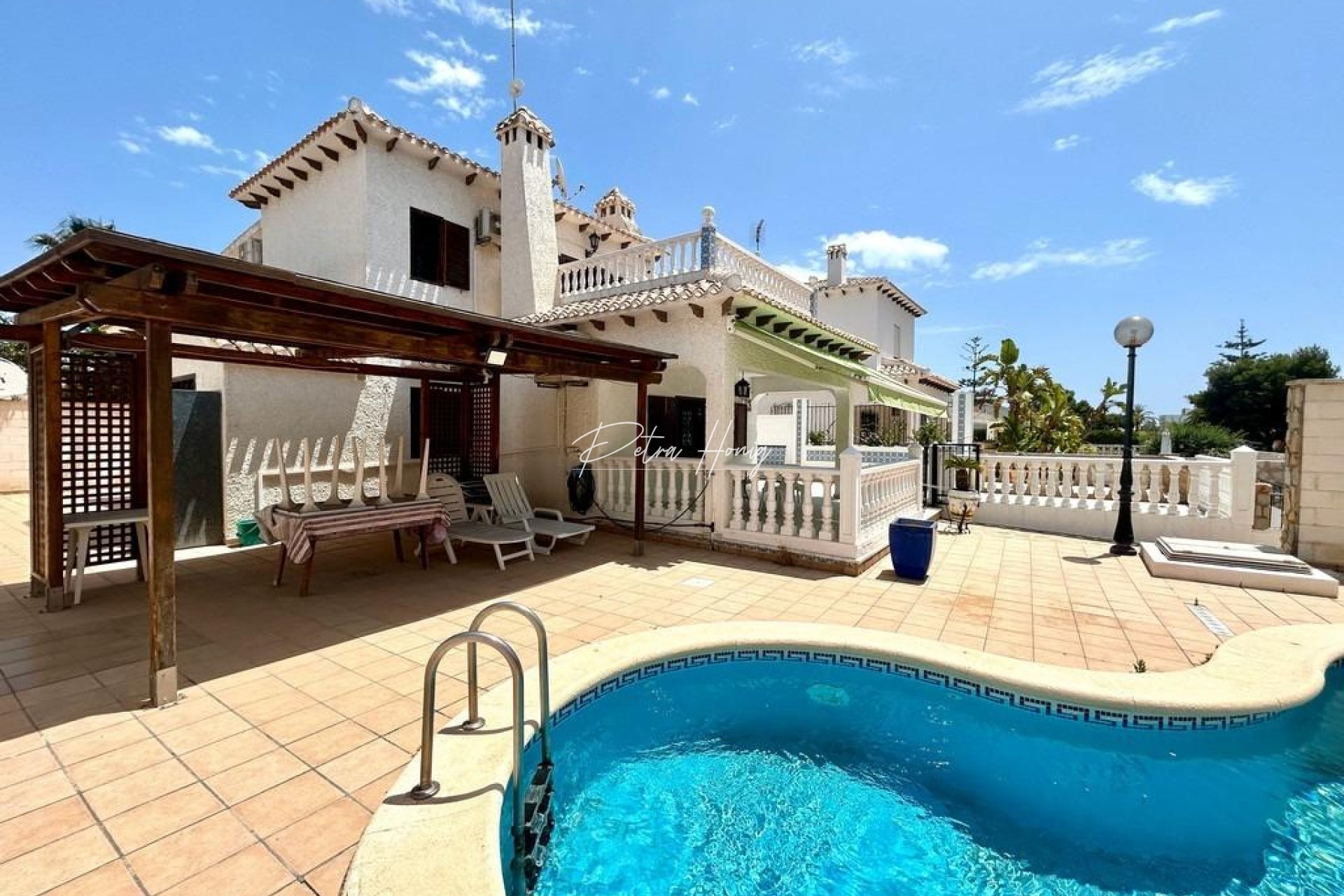 Resales - Villa - Orihuela Costa - La Zenia