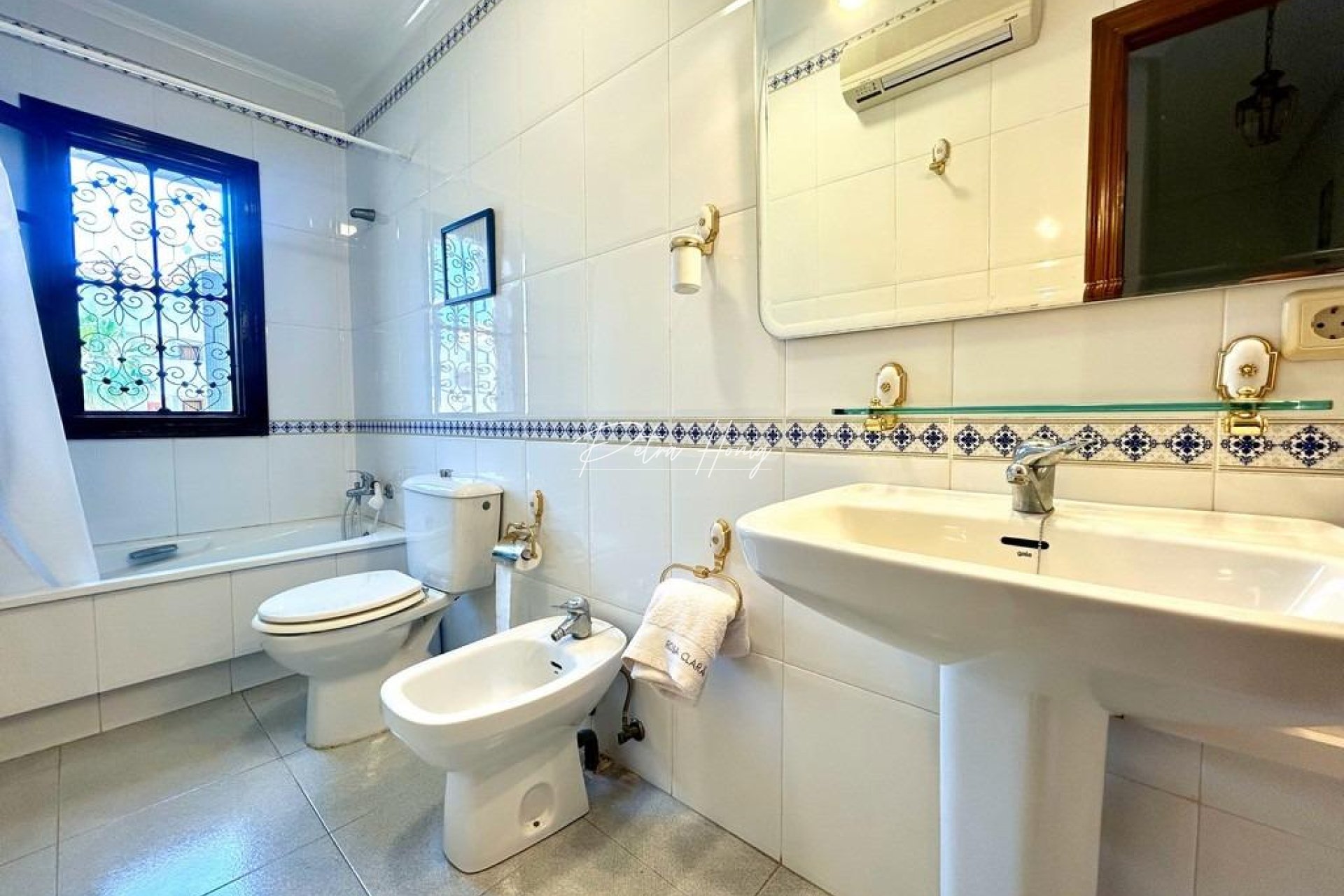 Resales - Villa - Orihuela Costa - La Zenia