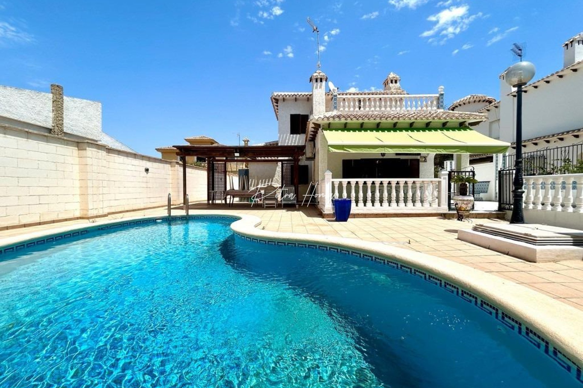 Resales - Villa - Orihuela Costa - La Zenia