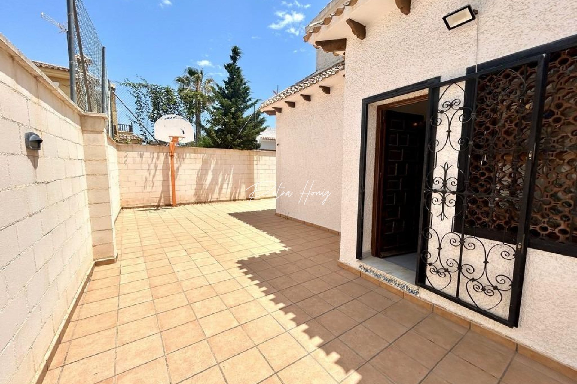 Resales - Villa - Orihuela Costa - La Zenia