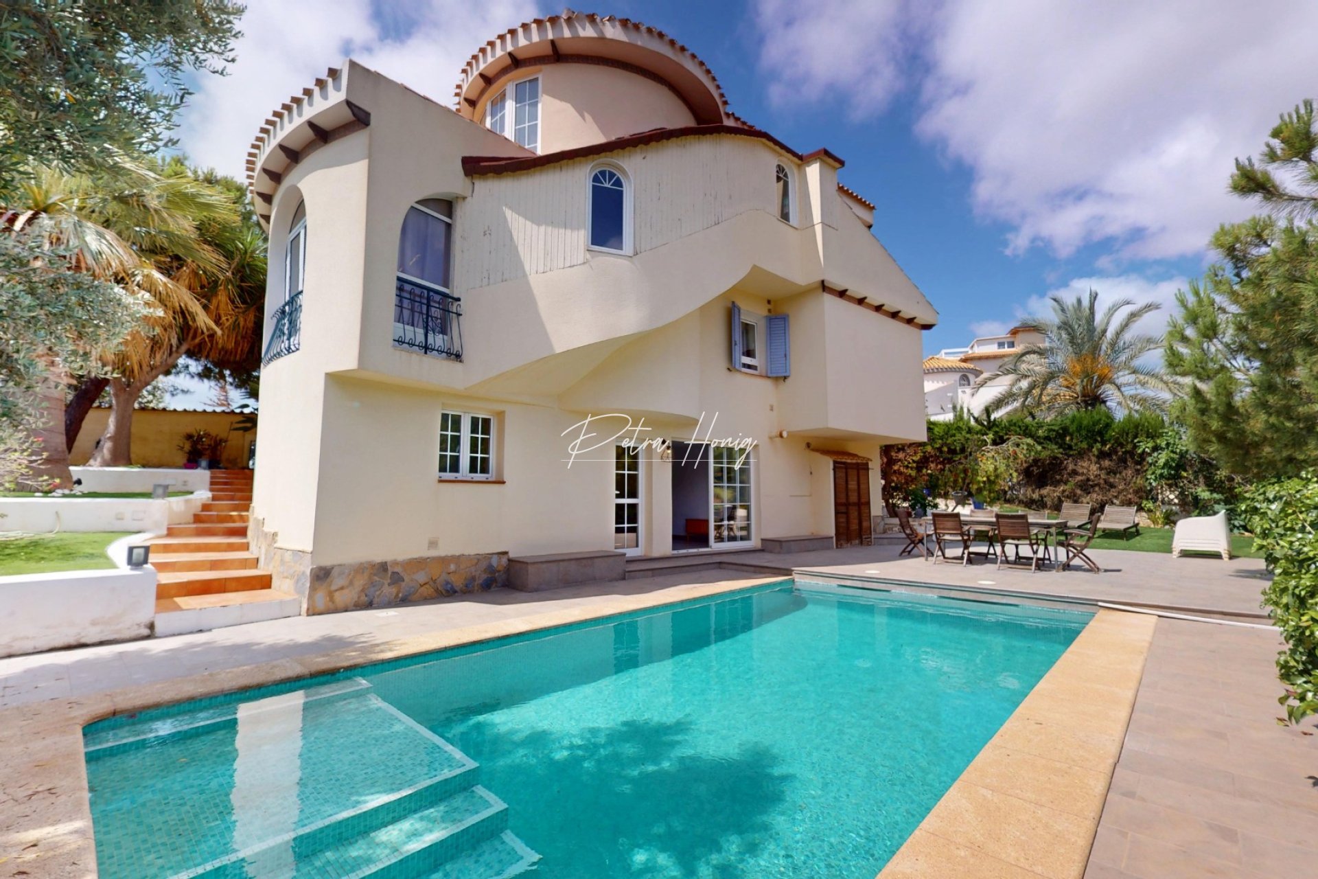 Resales - Villa - Orihuela Costa - La Zenia