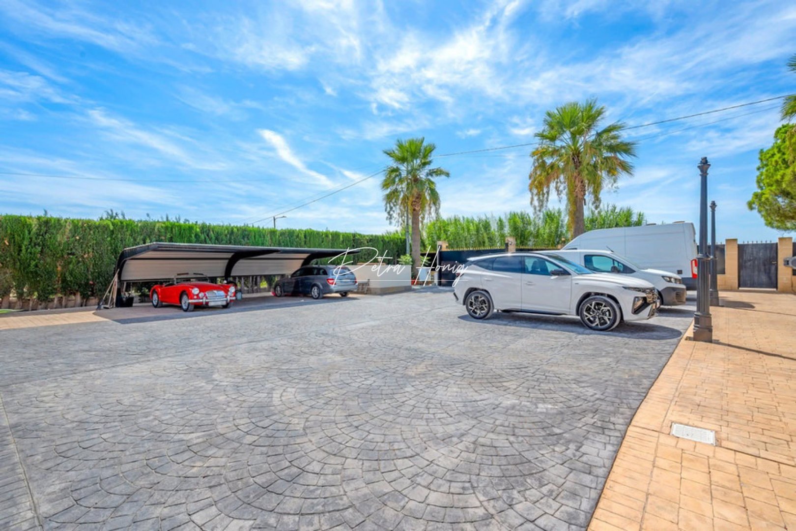 Resales - Villa - Other areas - Heredades