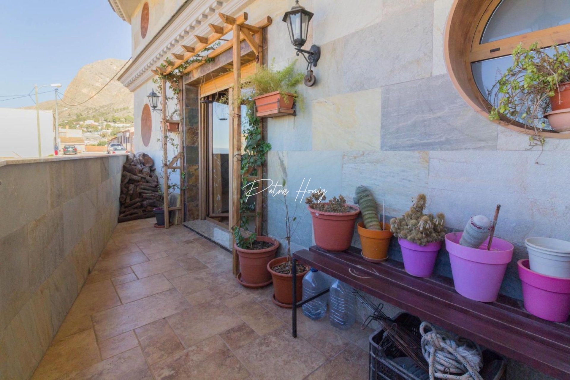 Resales - Villa - Other areas - Redován