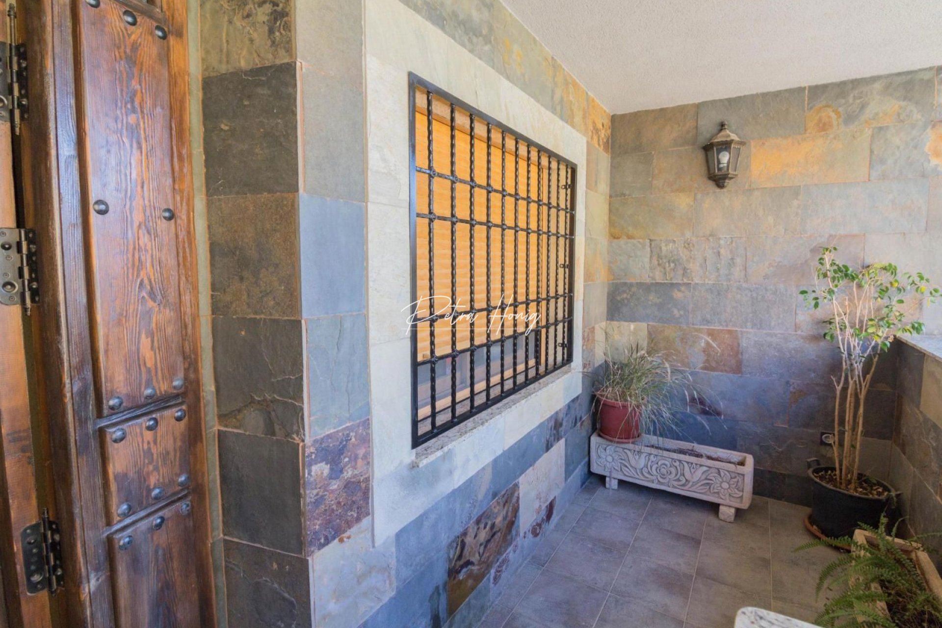 Resales - Villa - Other areas - Redován