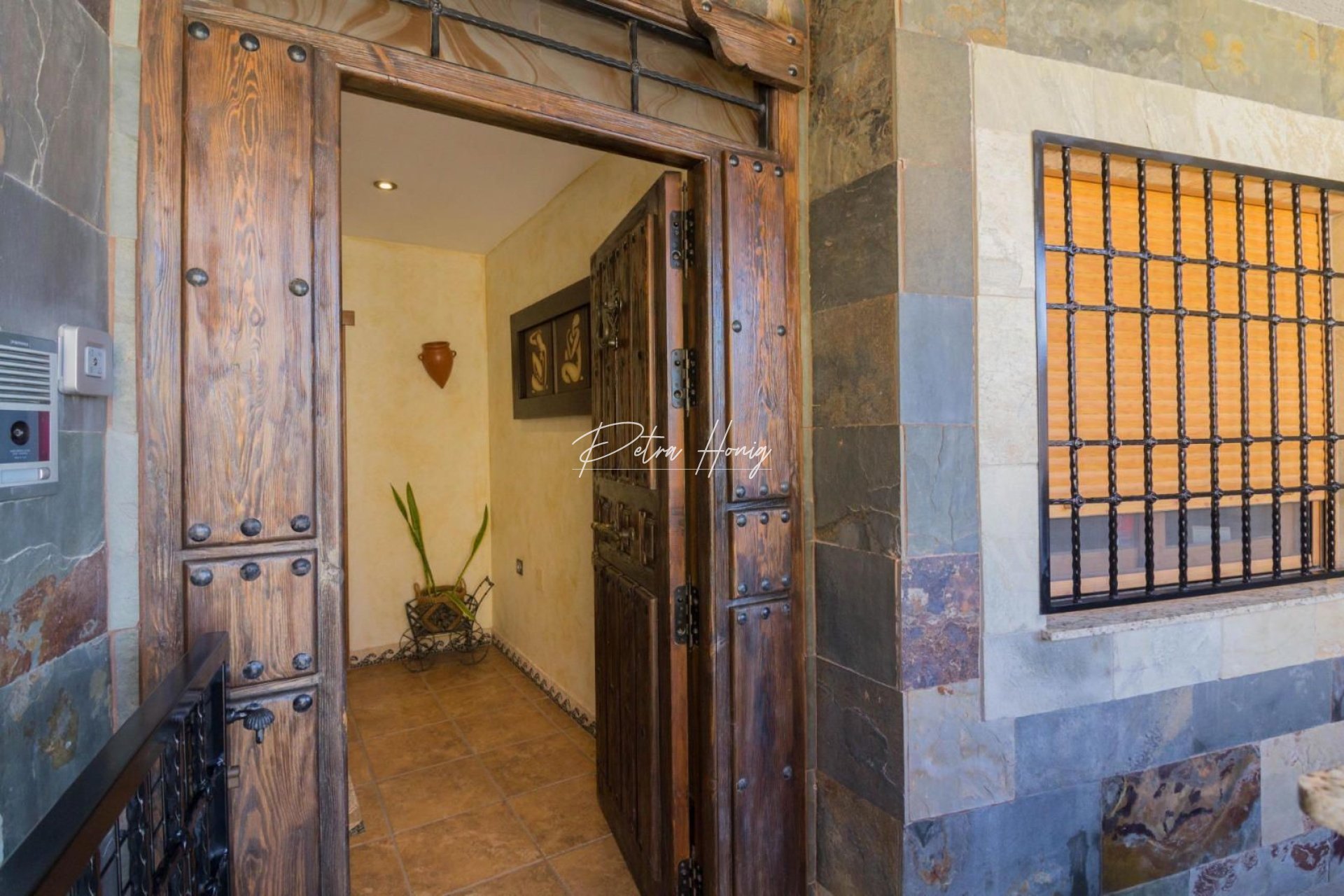 Resales - Villa - Other areas - Redován
