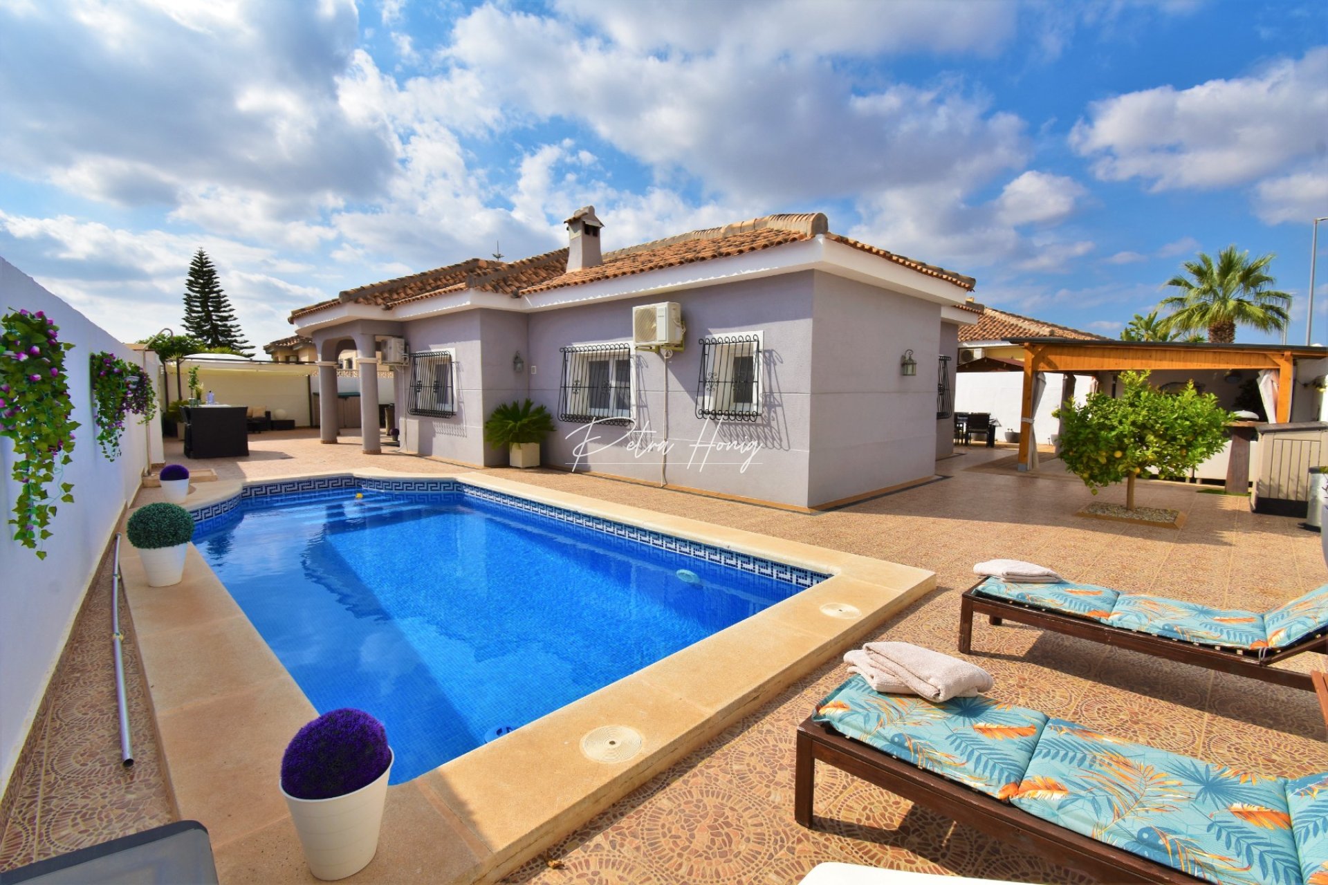 Resales - Villa - Other areas - Valle del Sol
