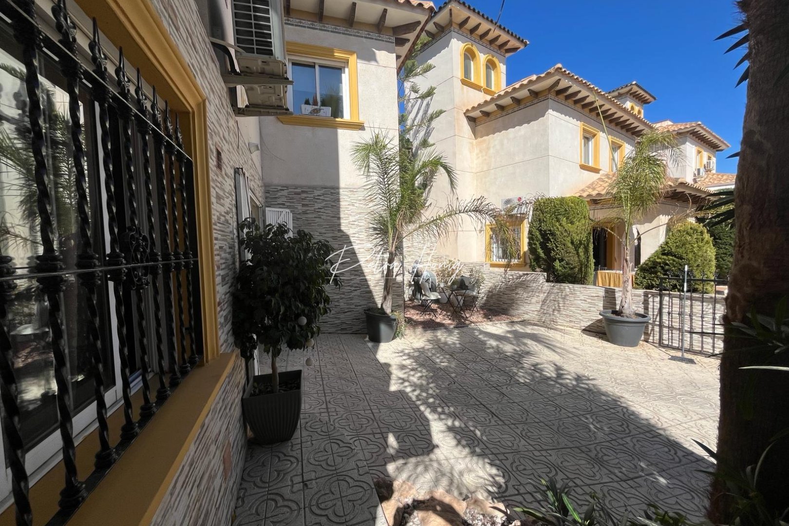 Resales - Villa - Playa Flamenca - Orihuela Costa