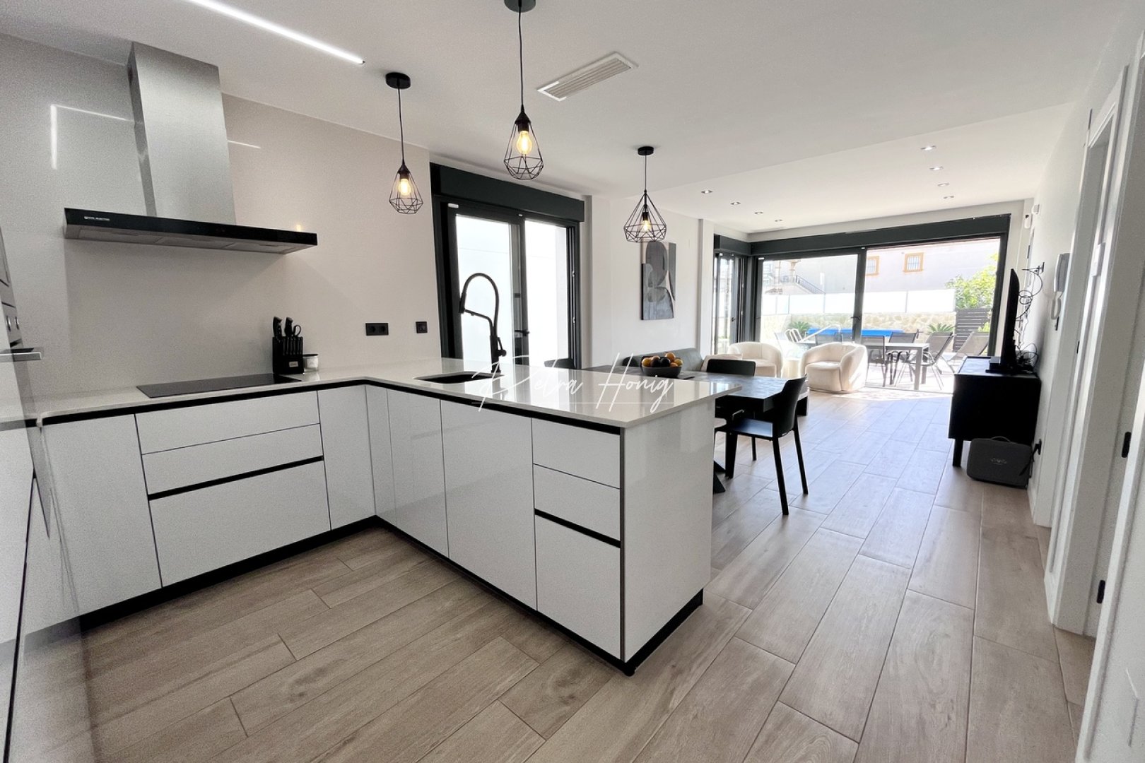 Resales - Villa - Punta Prima