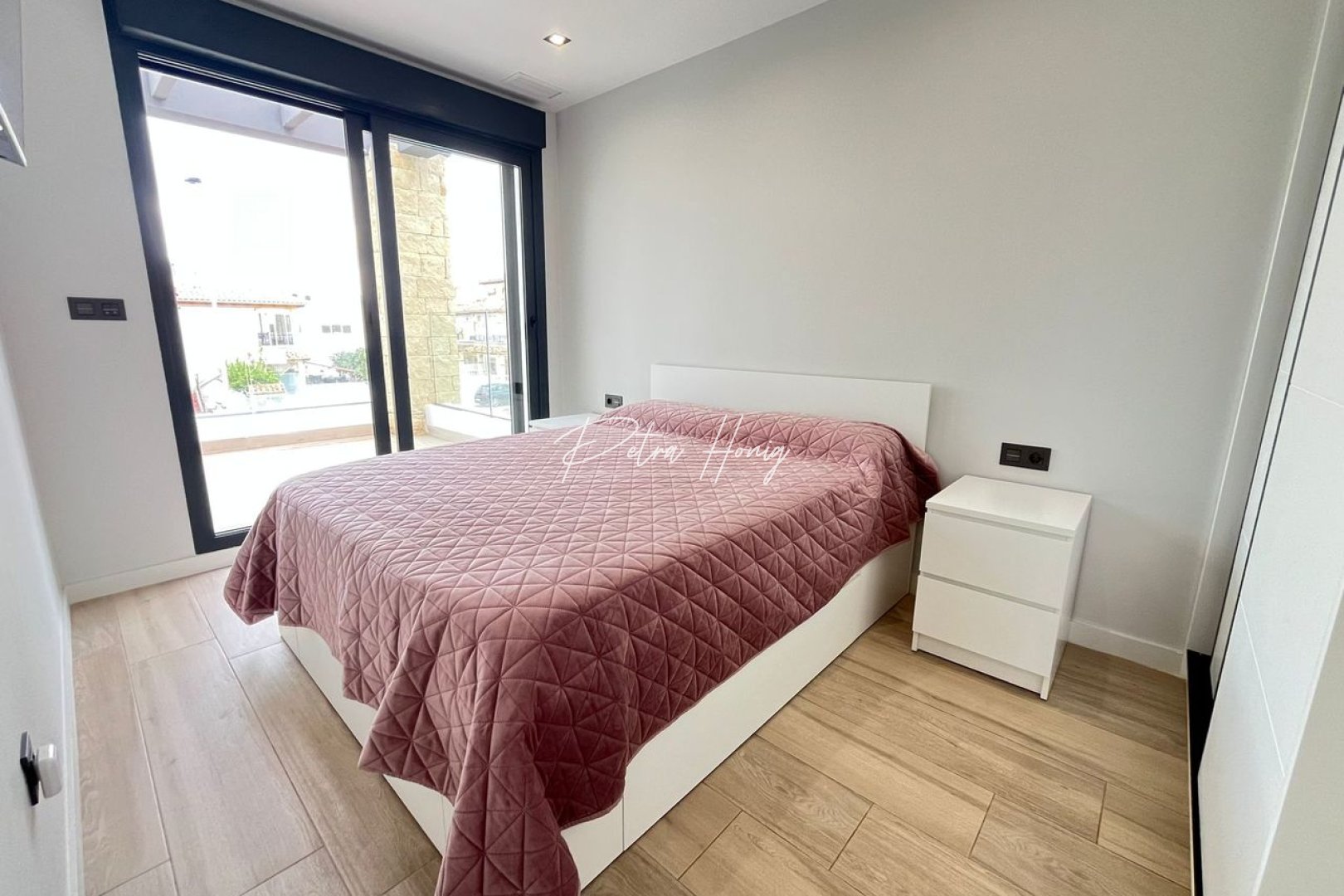 Resales - Villa - Punta Prima