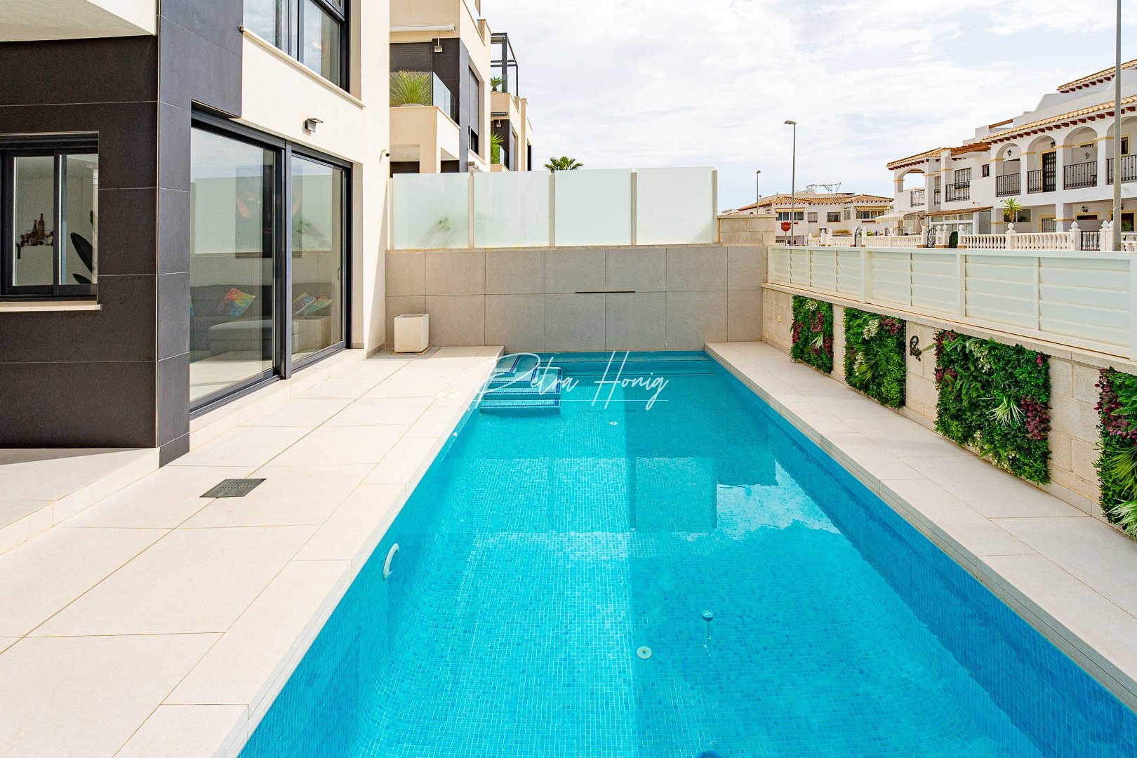 Resales - Villa - Punta Prima