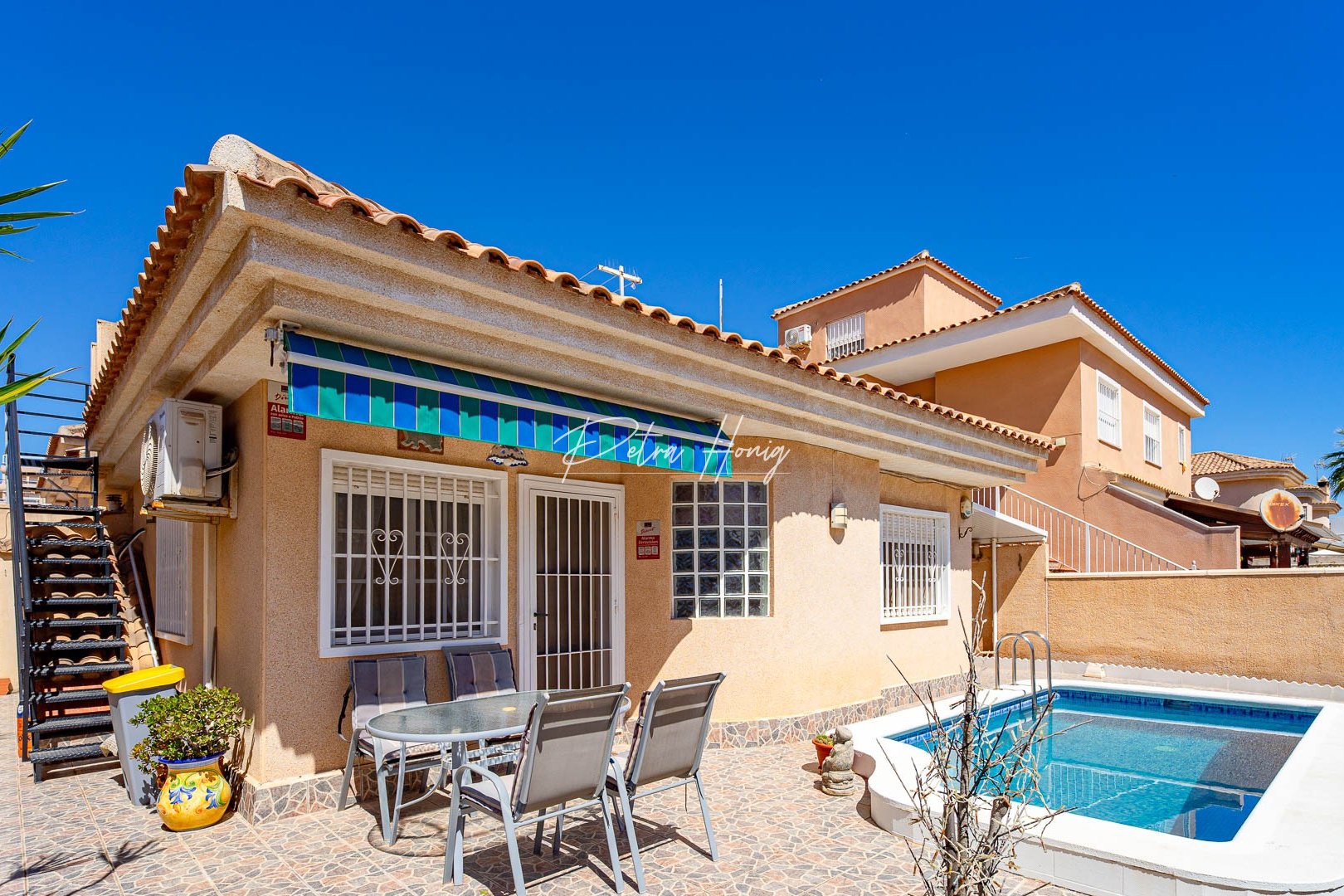 Resales - Villa - Punta Prima