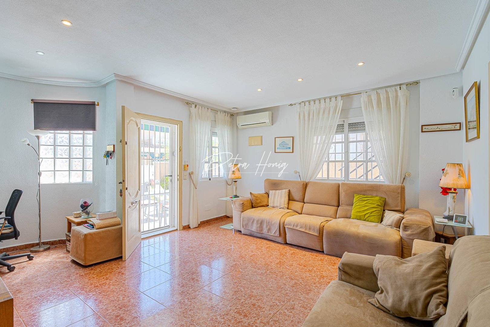 Resales - Villa - Punta Prima