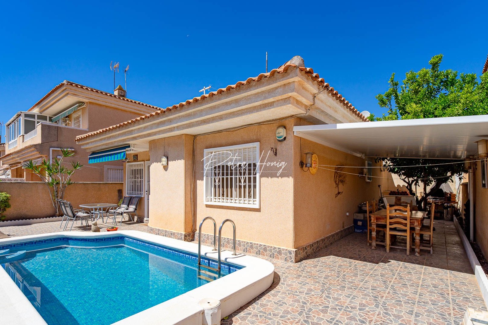 Resales - Villa - Punta Prima