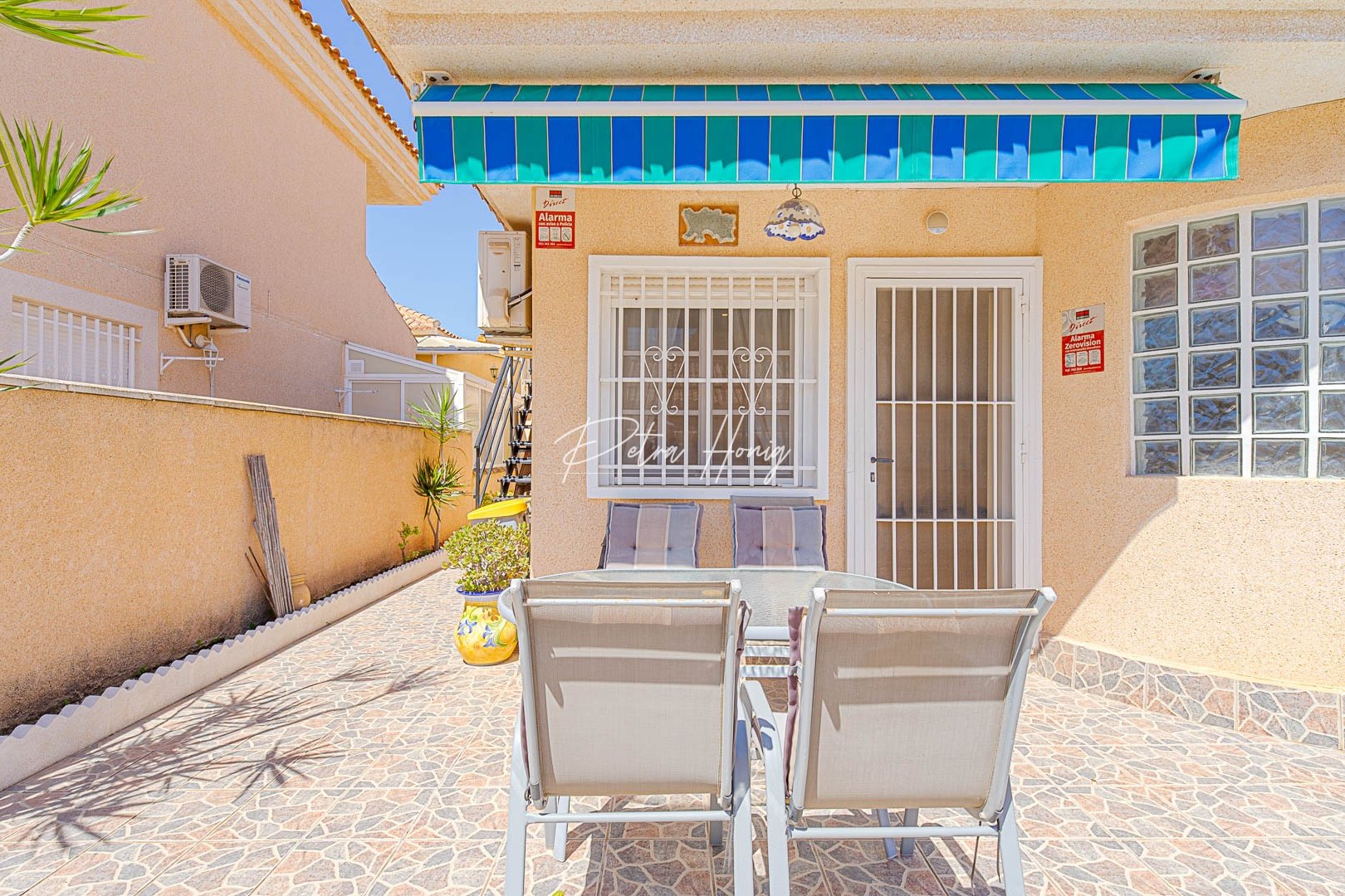 Resales - Villa - Punta Prima