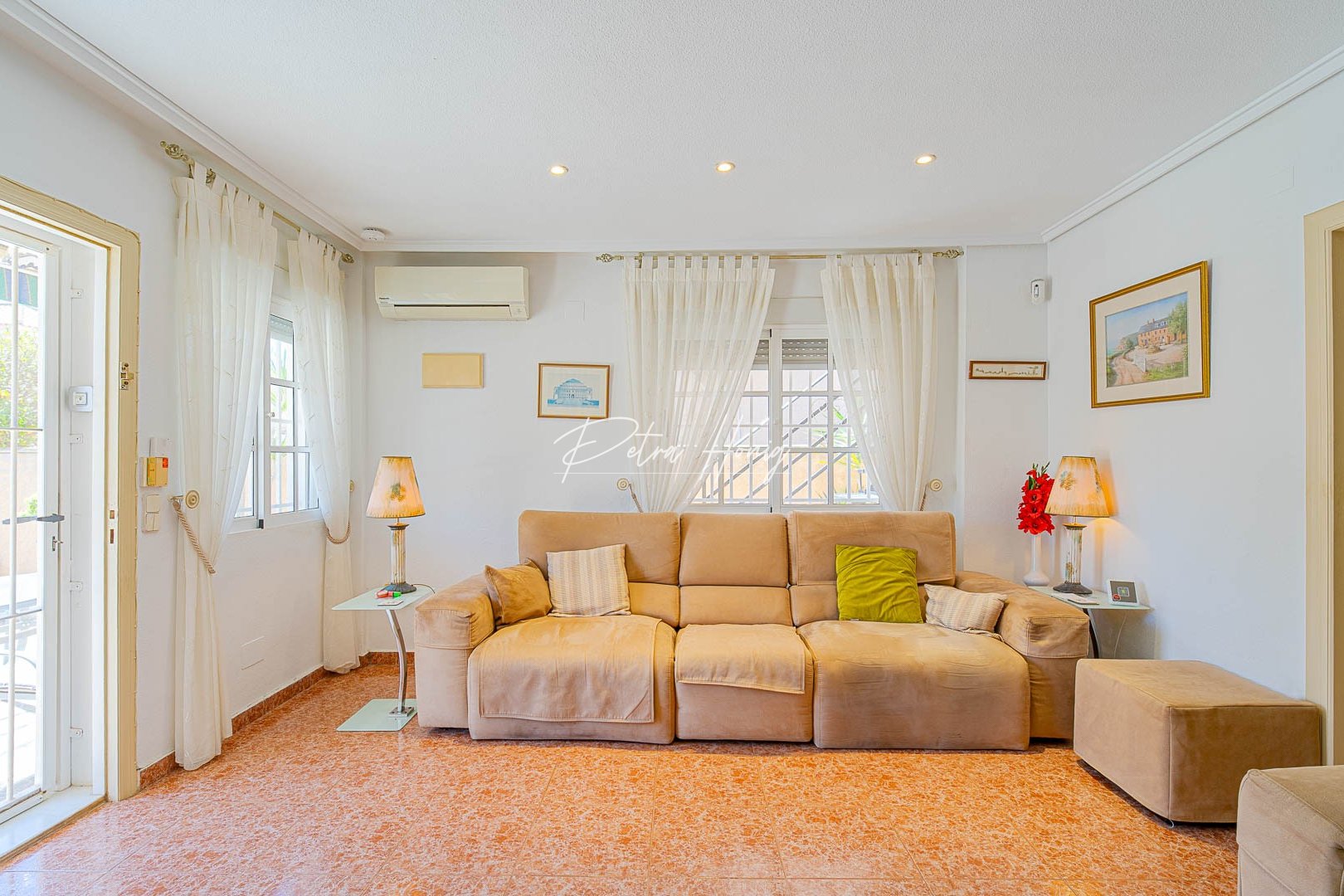 Resales - Villa - Punta Prima