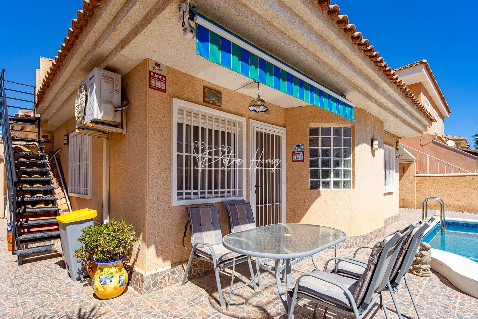 Resales - Villa - Punta Prima