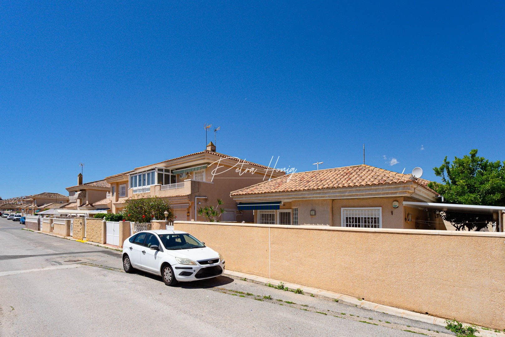 Resales - Villa - Punta Prima