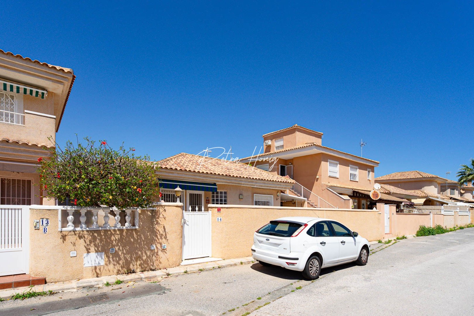 Resales - Villa - Punta Prima