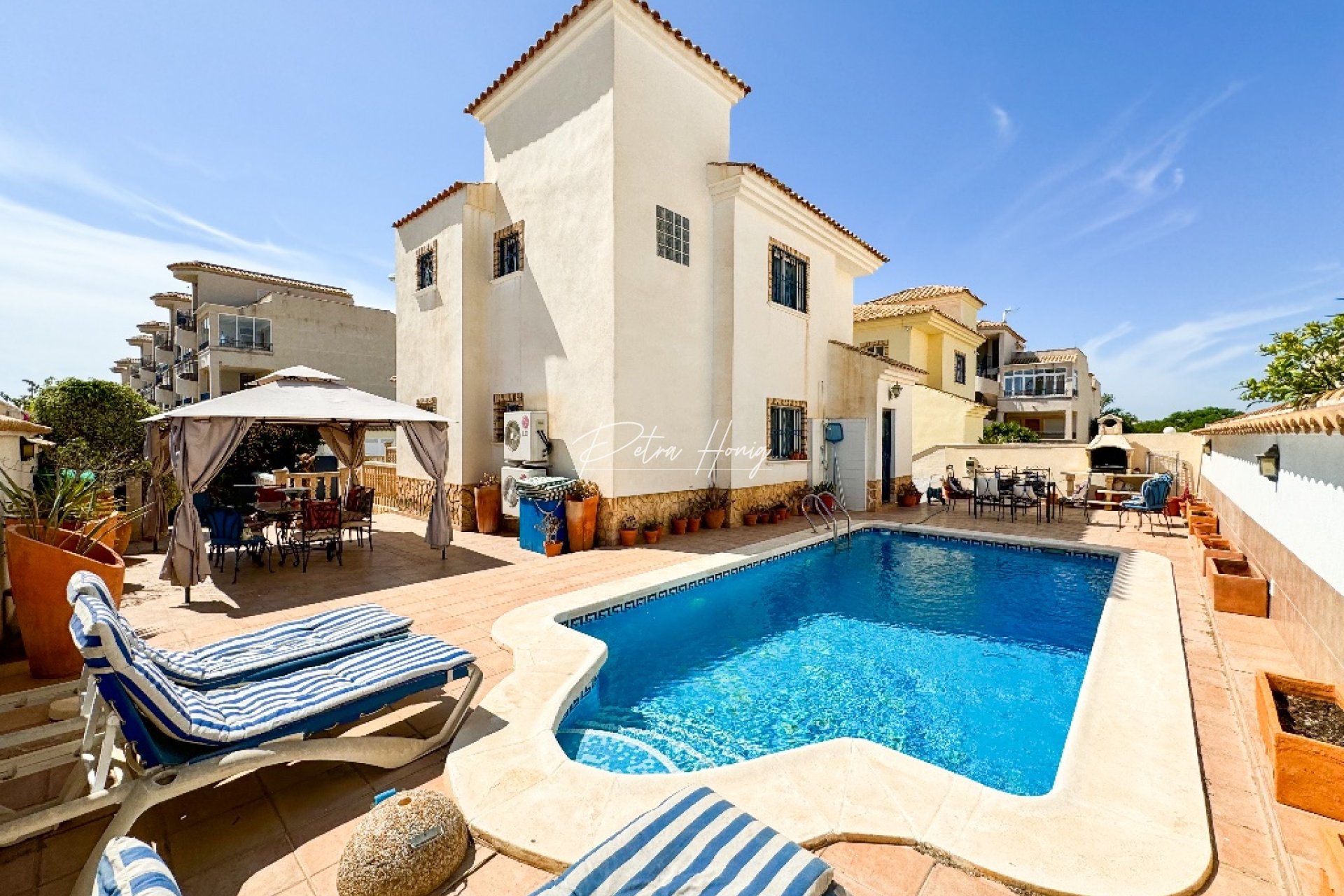 Resales - Villa - Punta Prima