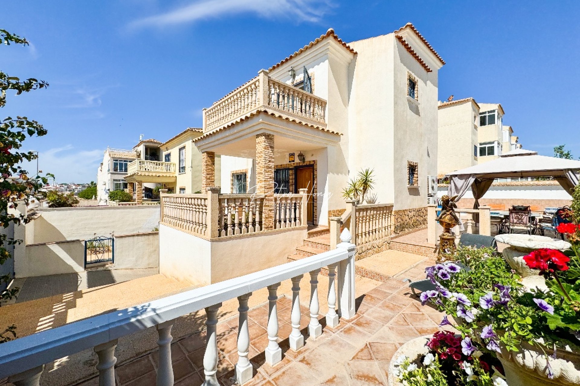Resales - Villa - Punta Prima