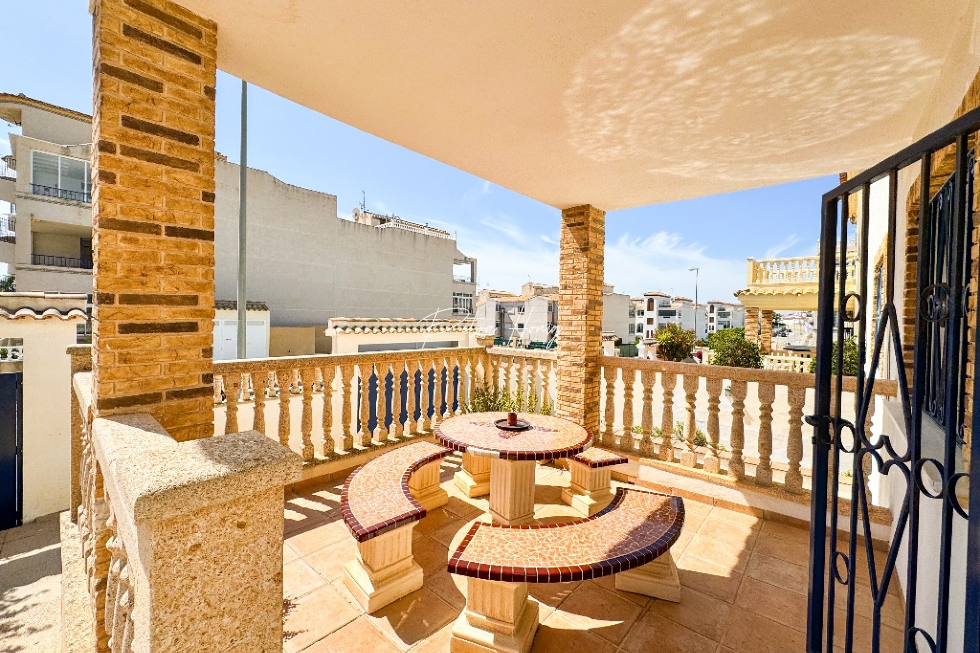 Resales - Villa - Punta Prima