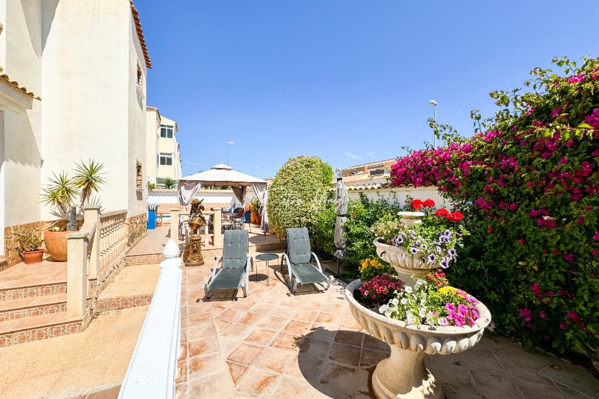 Resales - Villa - Punta Prima